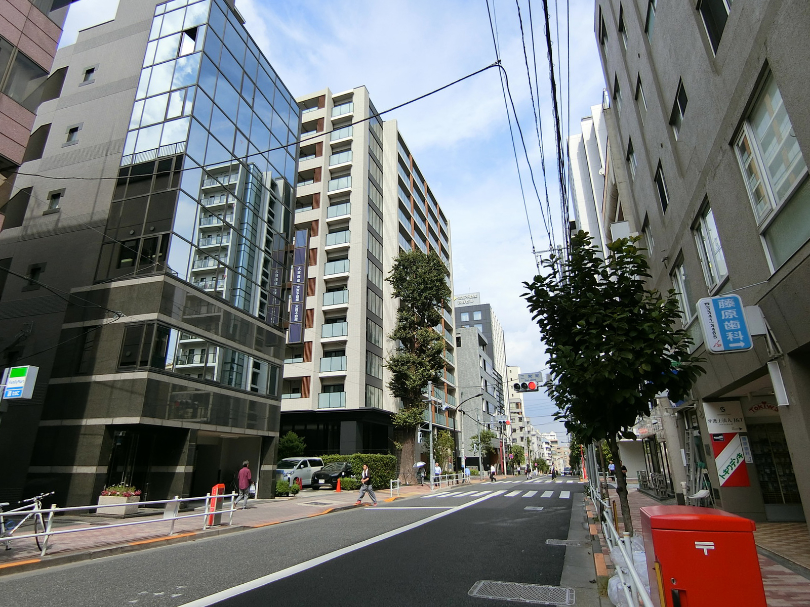 KC四谷ビル前面の通り