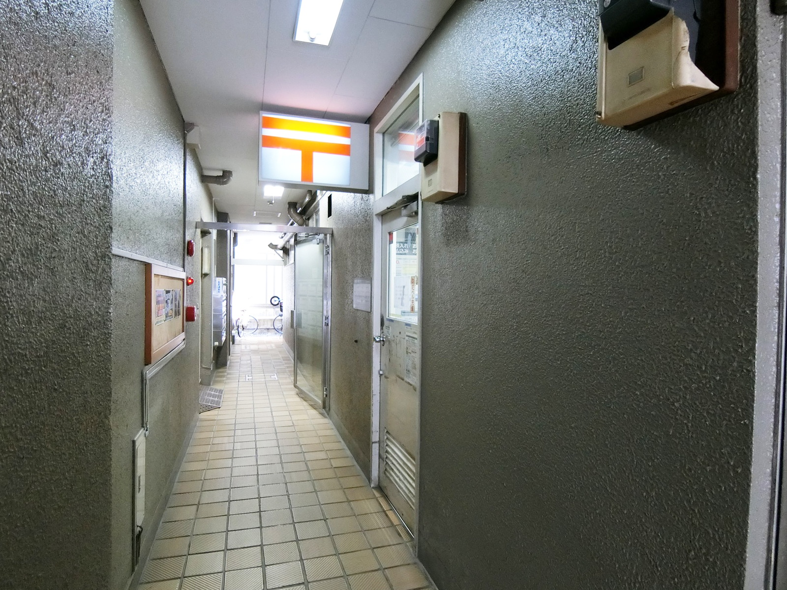 付近の四谷通二郵便局