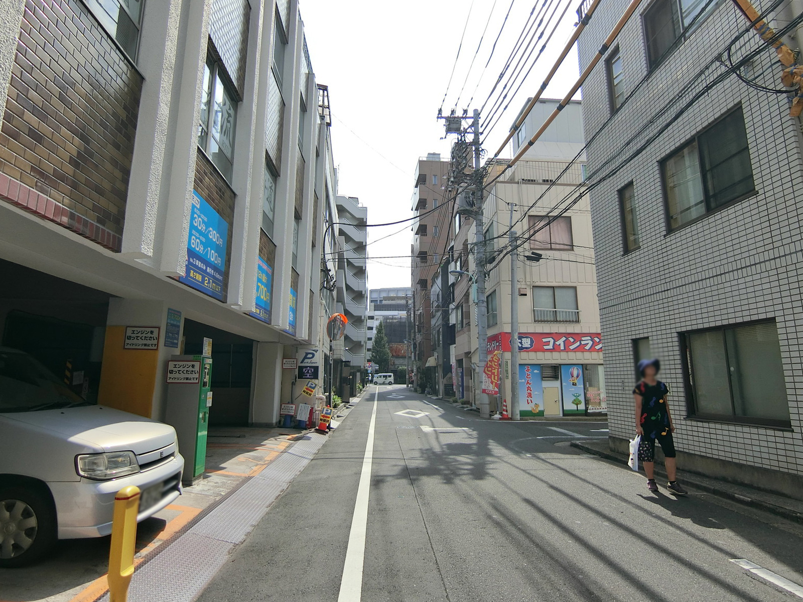 いすゞビル前面の通り