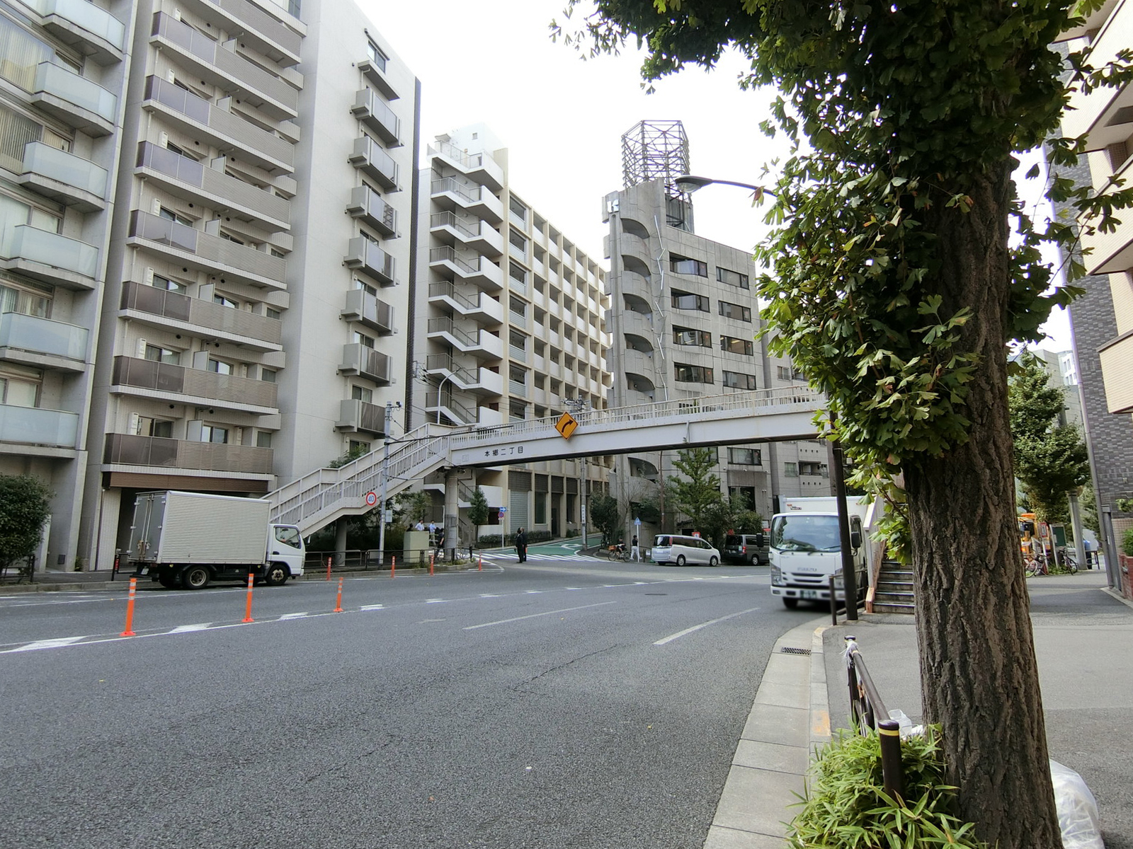 ツイン壱岐坂前面の壱岐坂通り