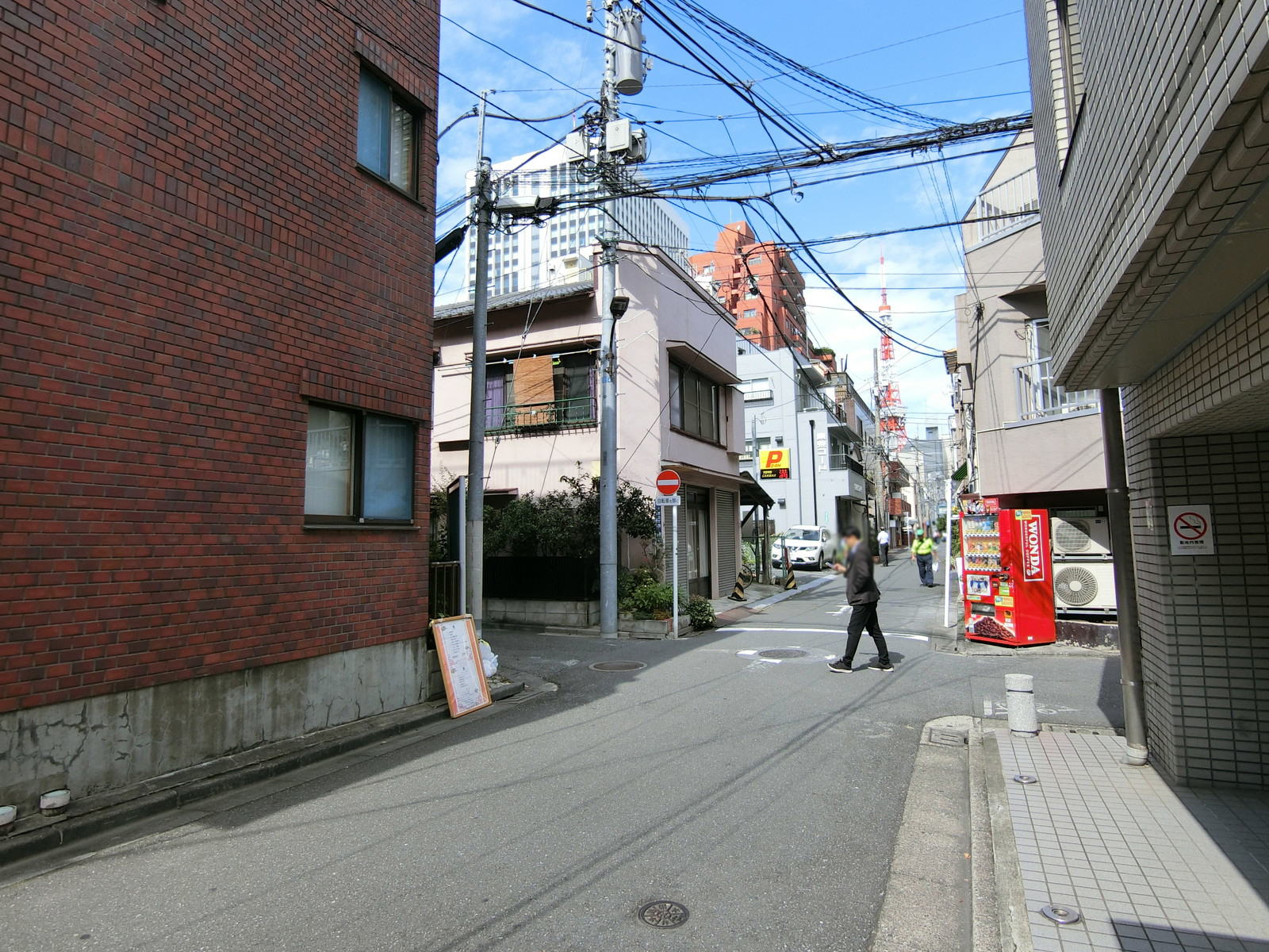 柴村ビル前面の通り