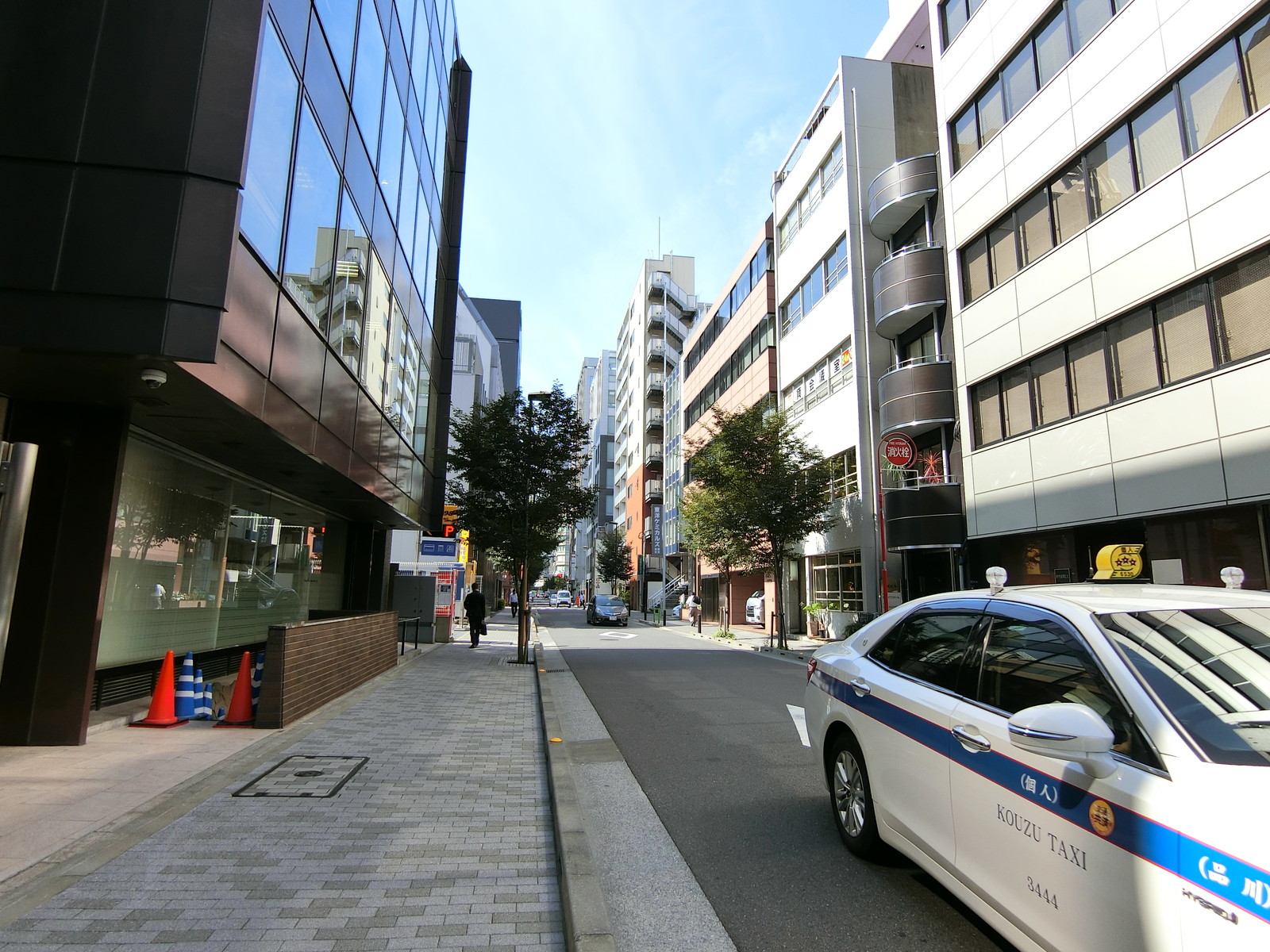入江ビル前面の通り
