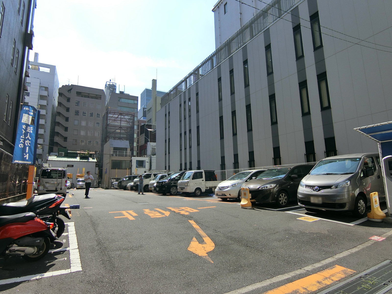 向かいのコインパーキング