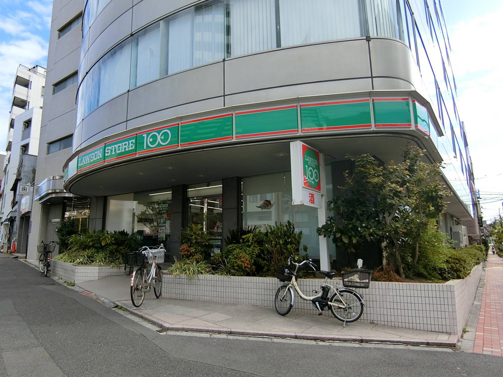 付近のローソンストア100