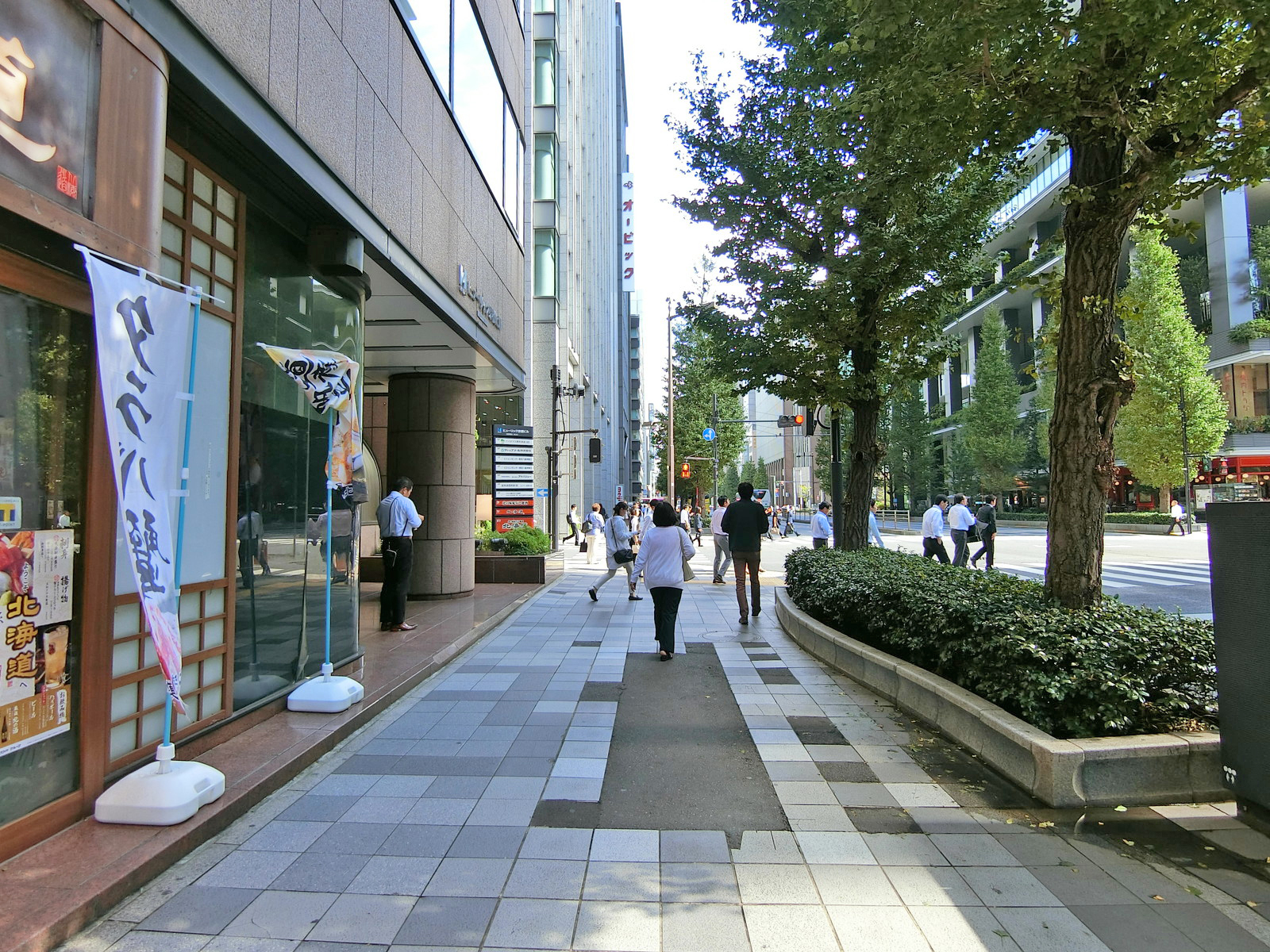 ヒューリック京橋ビル前面の通り
