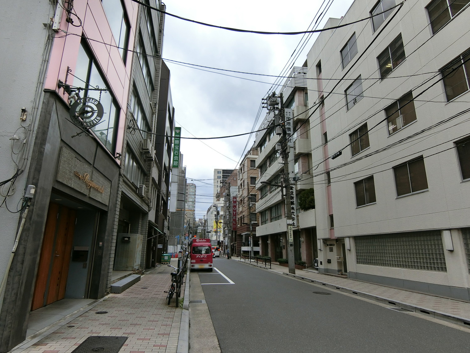 第二産経ビル前面の通り