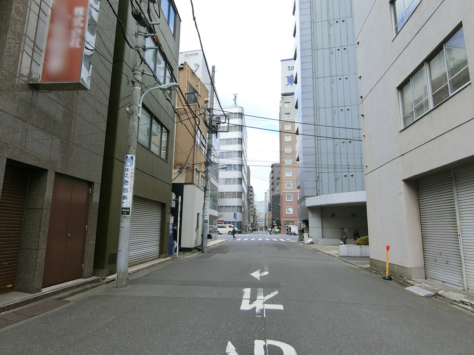 丸藤ビル前面の通り