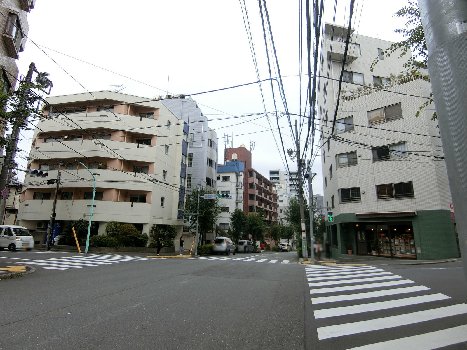 ガイア恵比寿ビル前面の通り