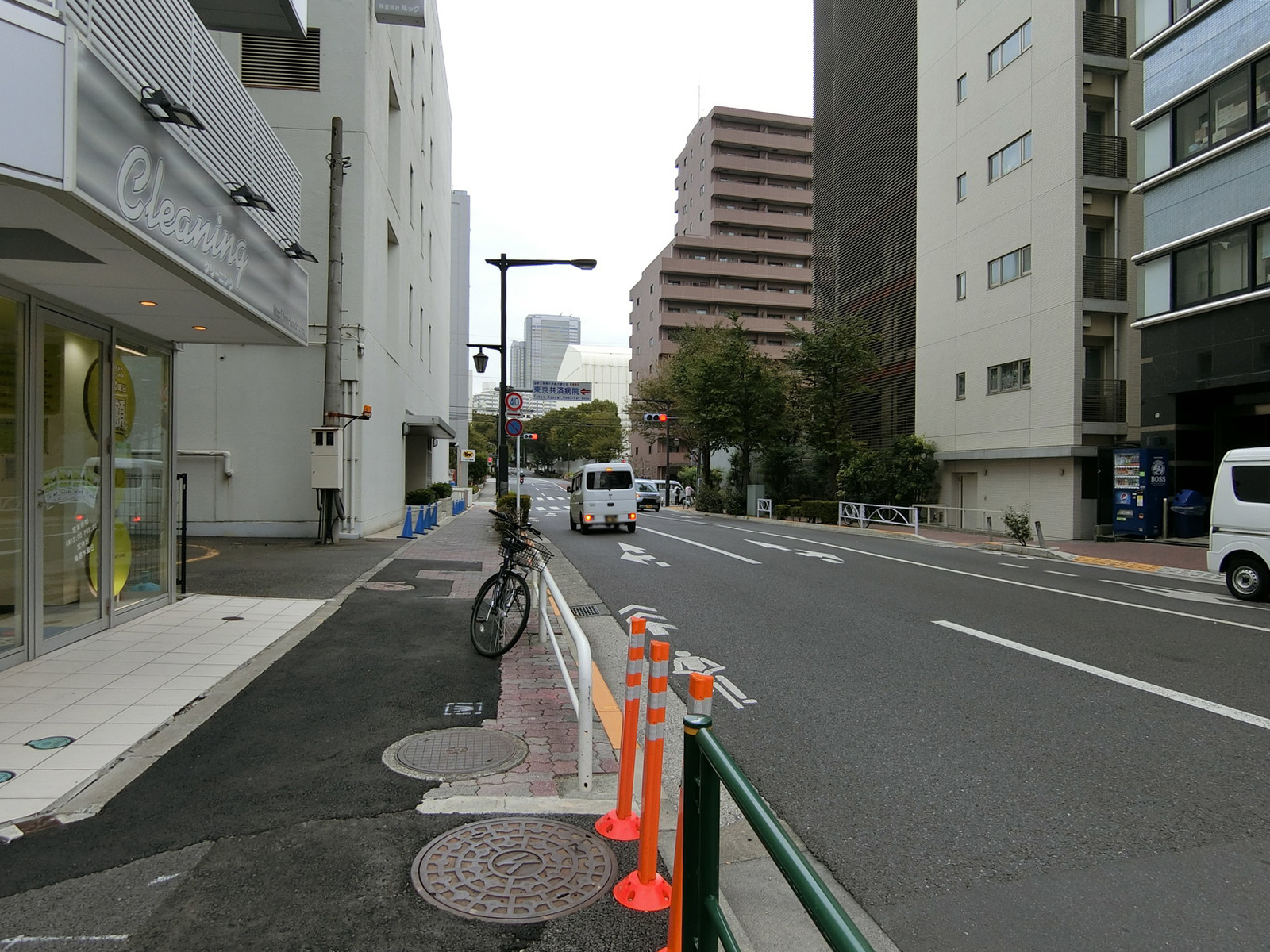目黒FSDビル前面の通り