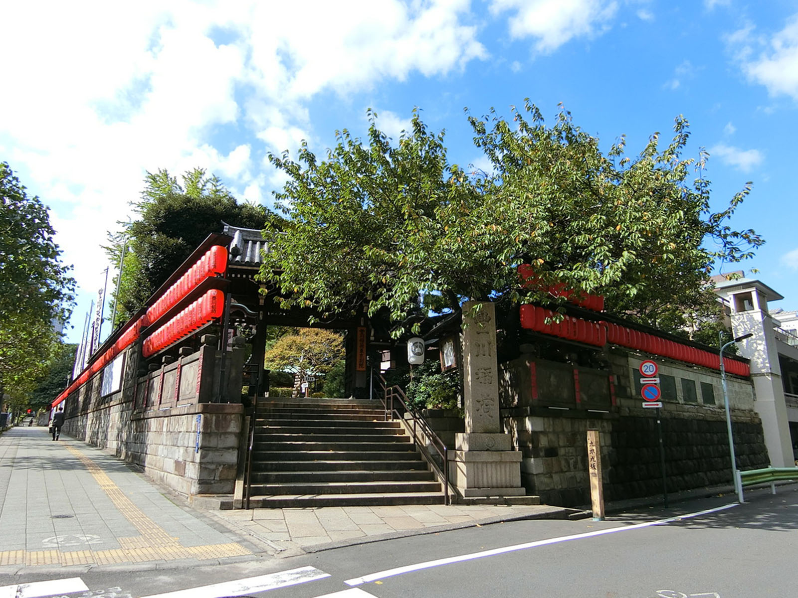 付近の豊川稲荷