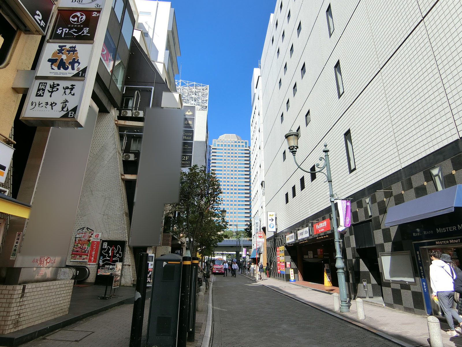 サカタニビル前面の通り