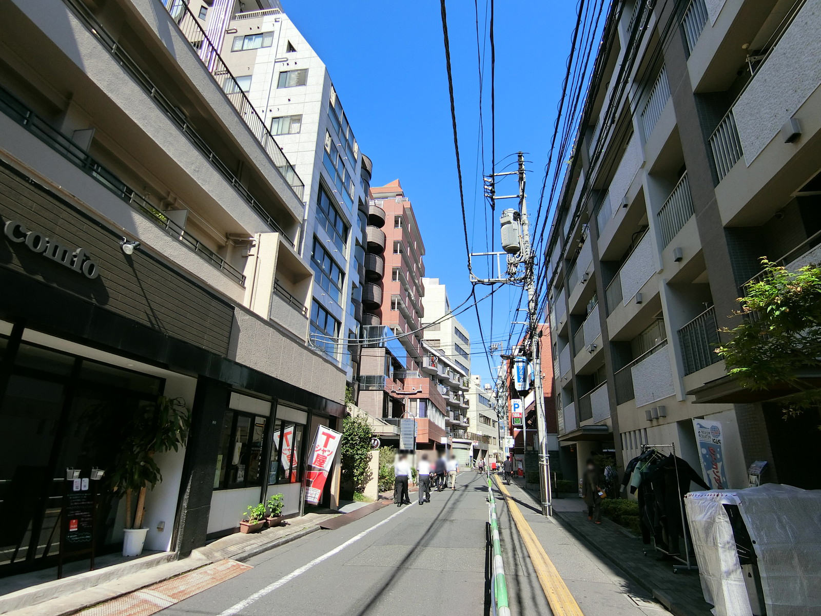 みかどビル前面の通り