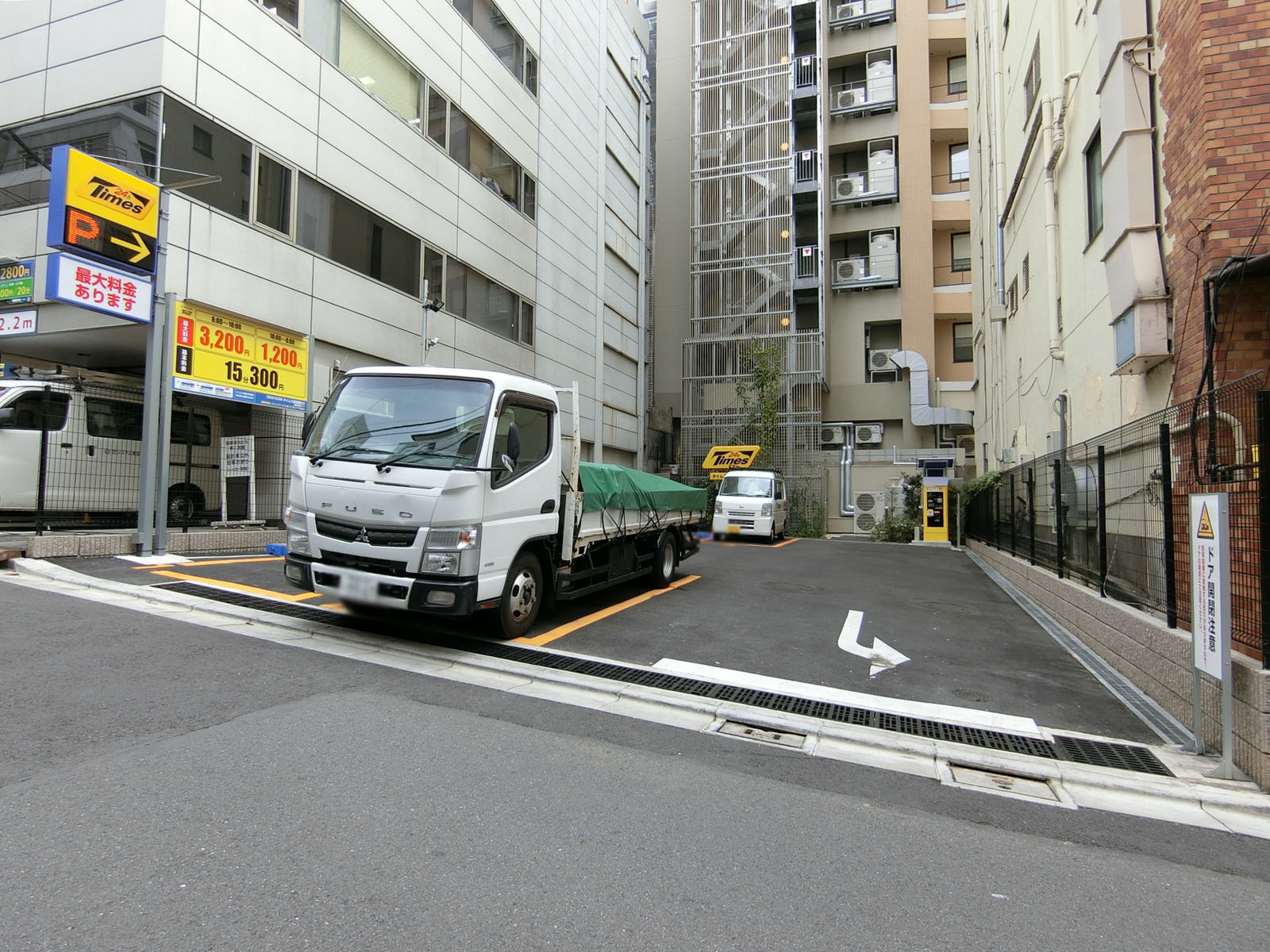 向かいのコインパーキング