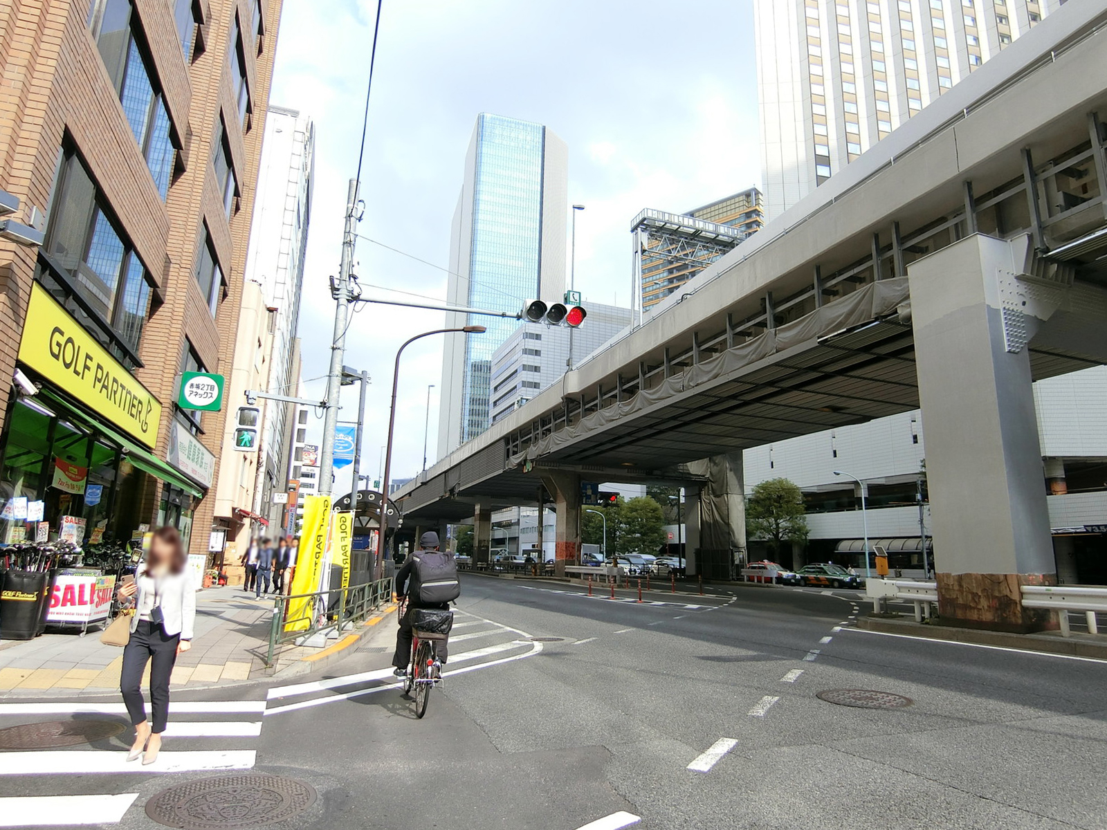 六本木通りの近く