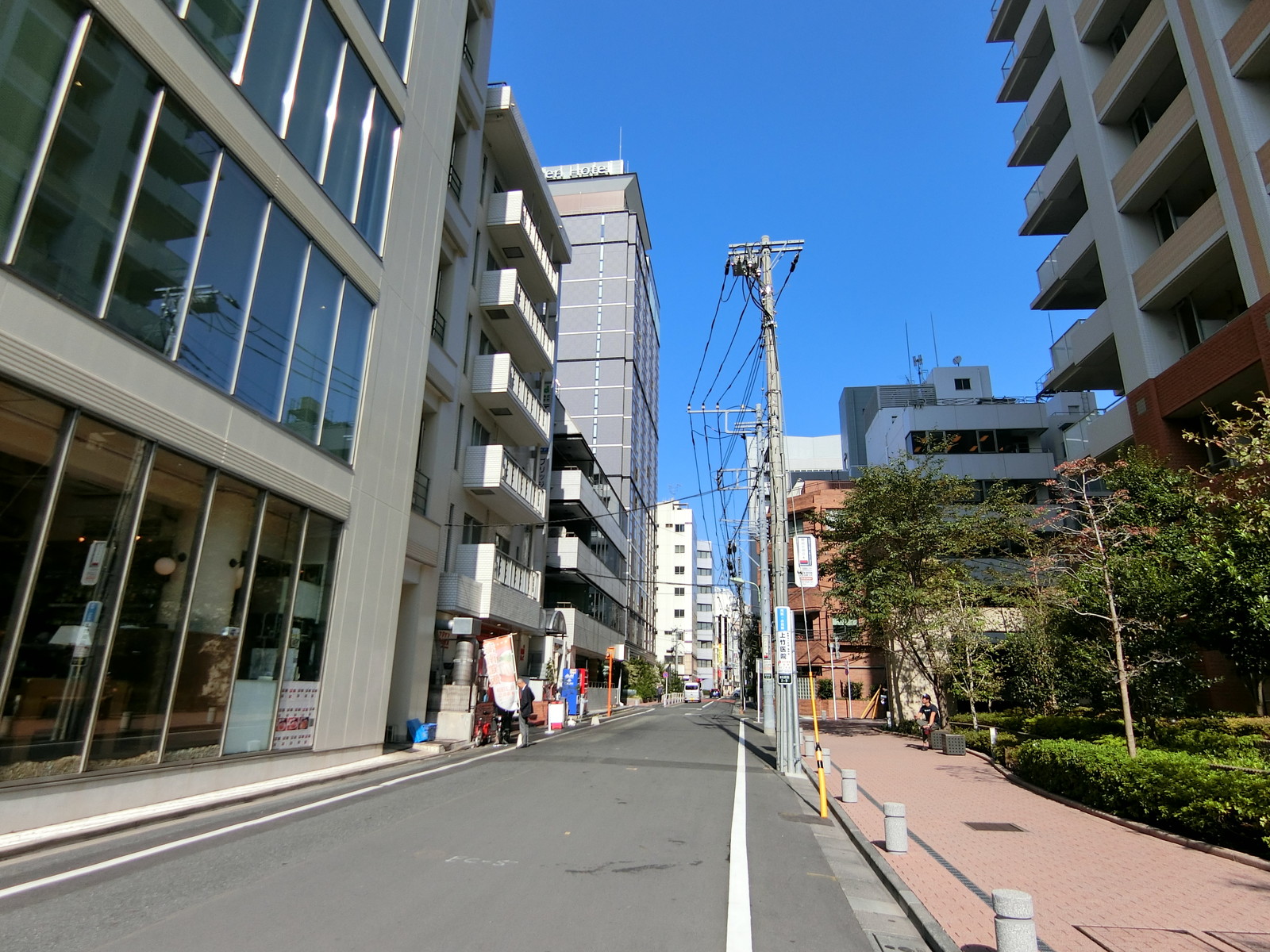 KNビル前面の通り