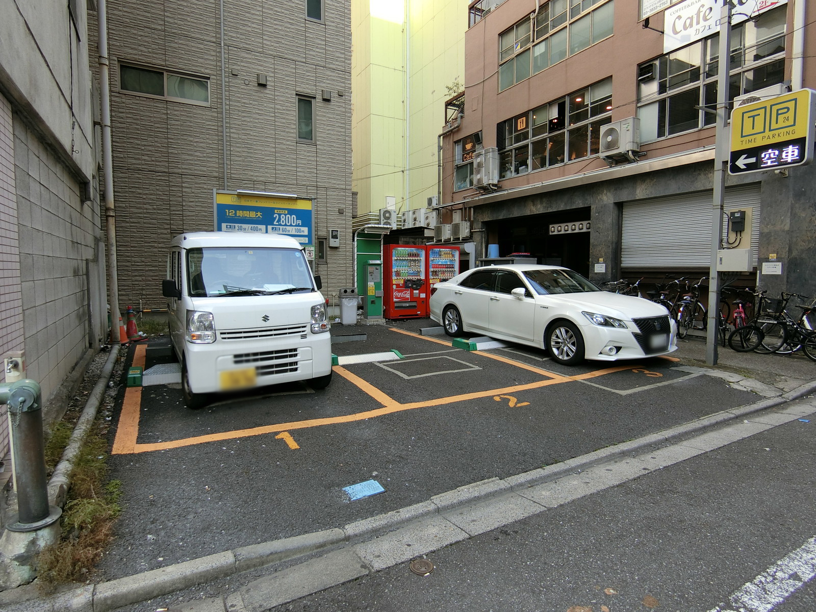 隣のコインパーキング