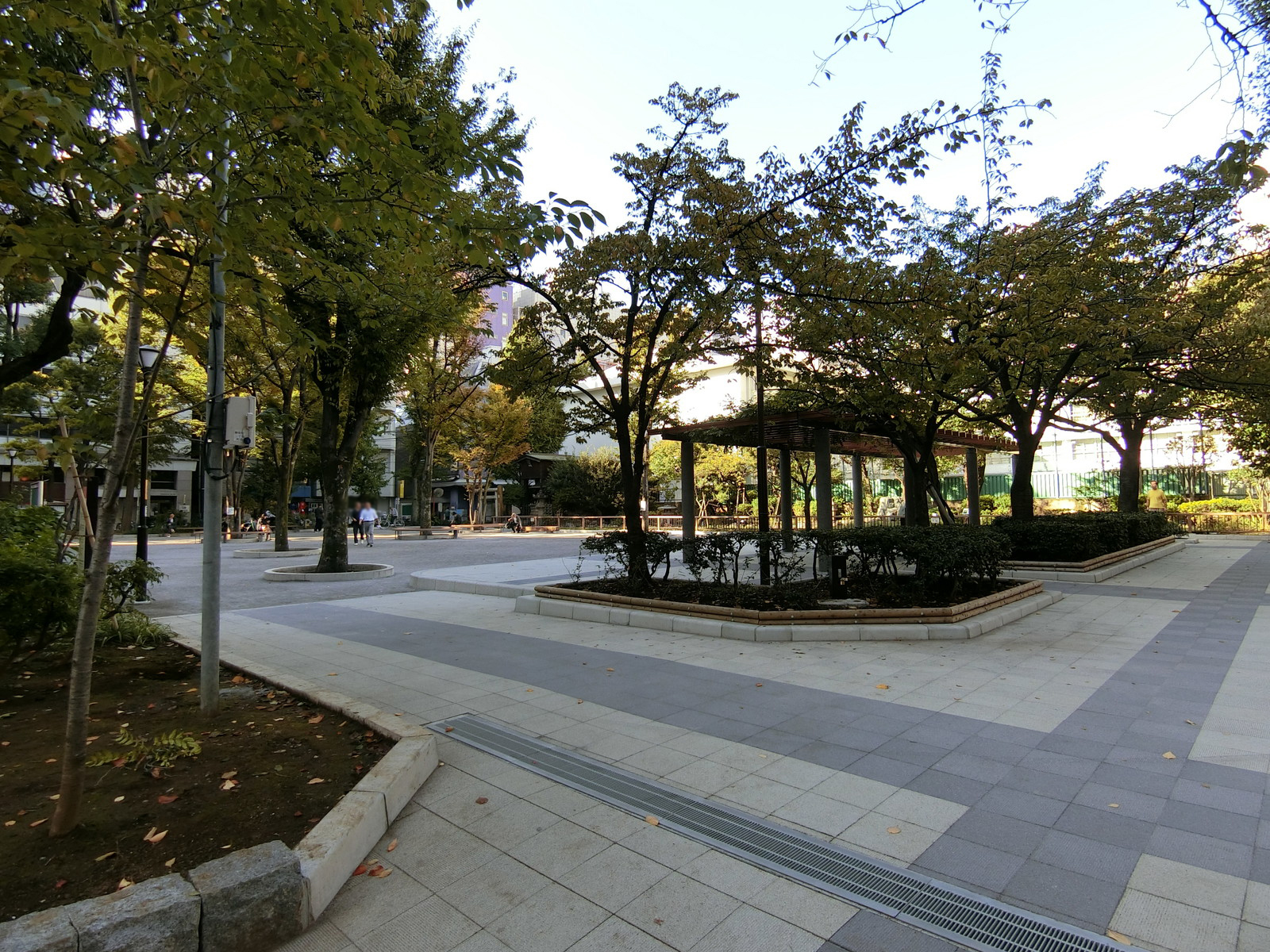 近くの御徒町公園