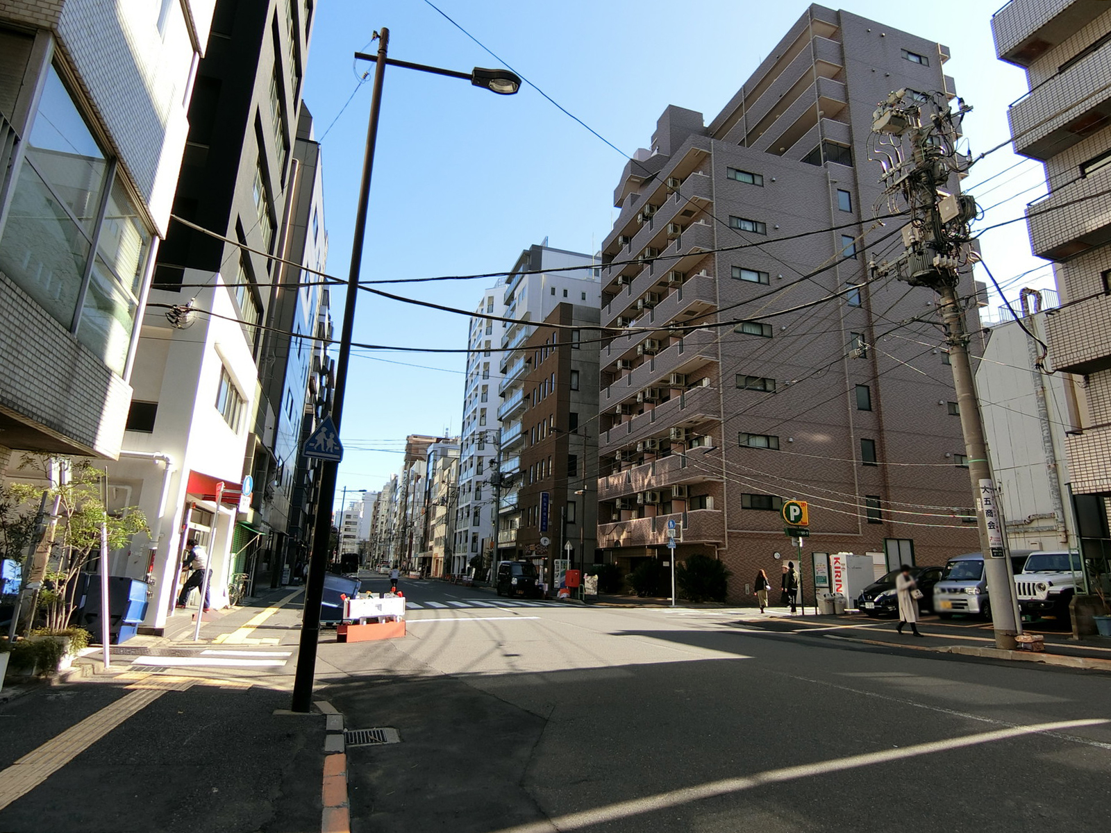 扇ビル前面の通り
