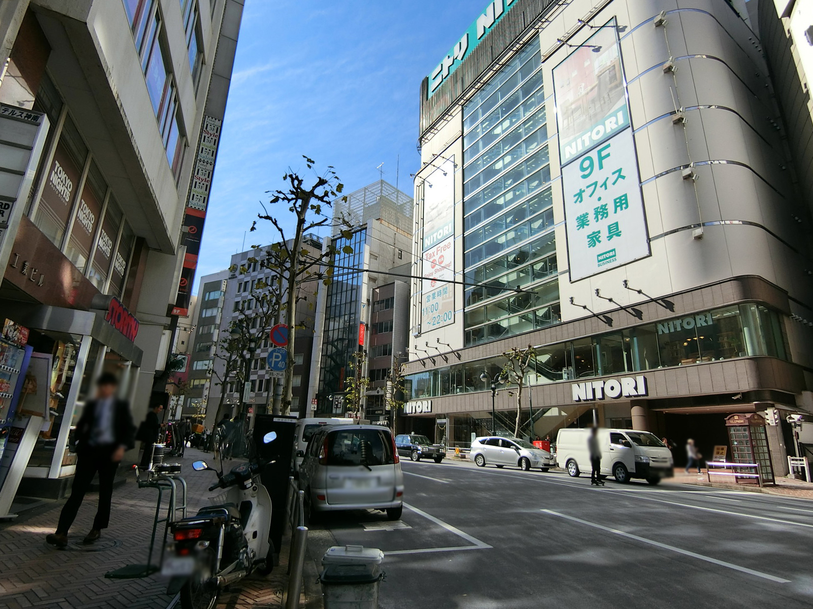 エフビル前面の通り