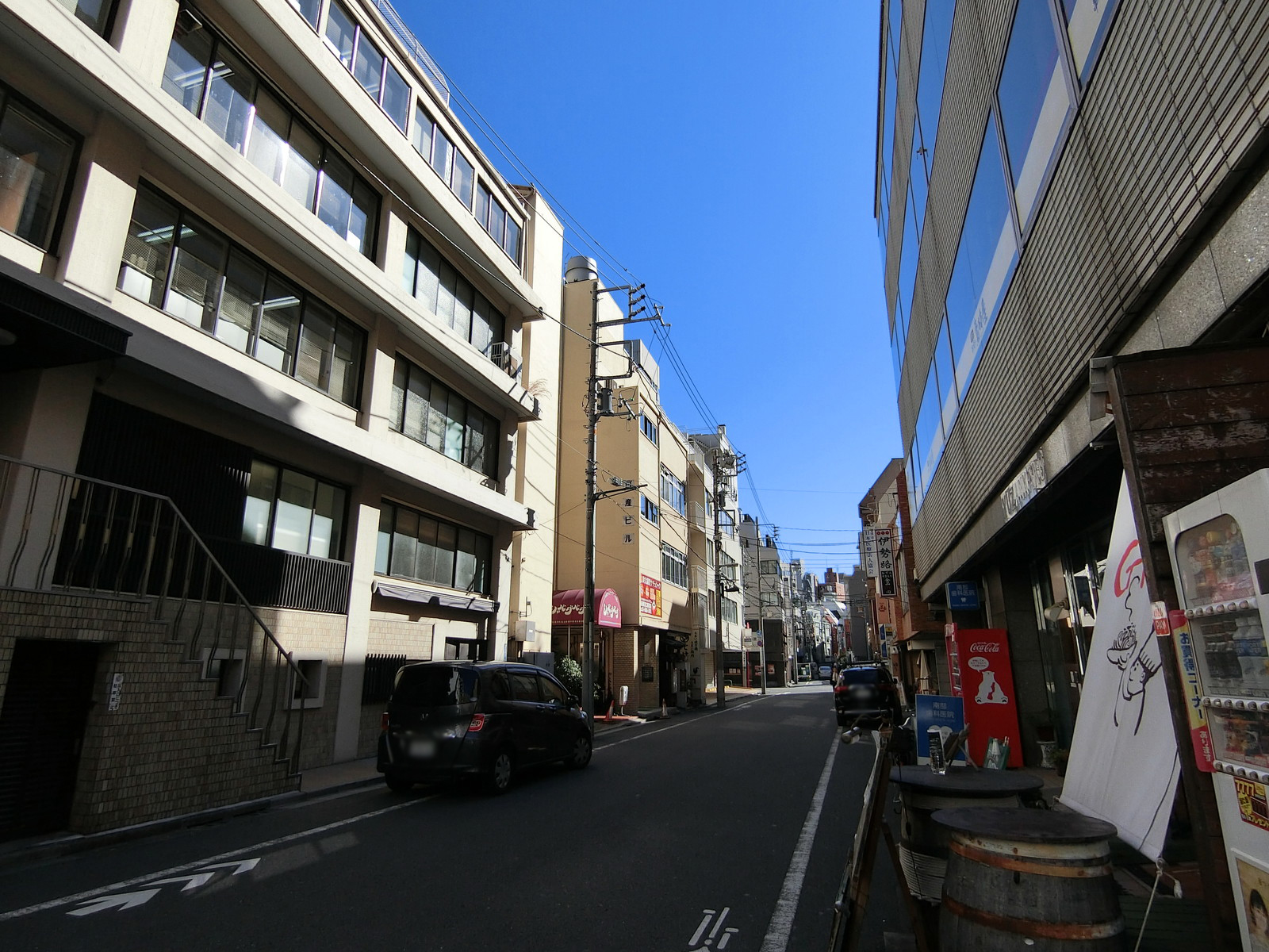 飯田橋ビル1号館前面の通り