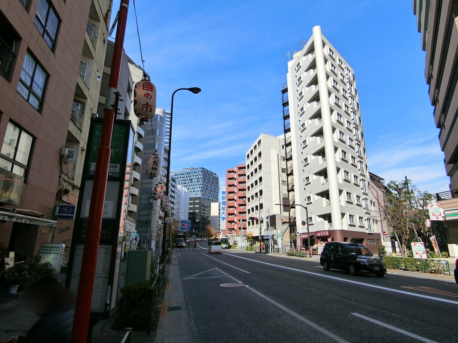 池袋クラウンハイツ前面の明治通り