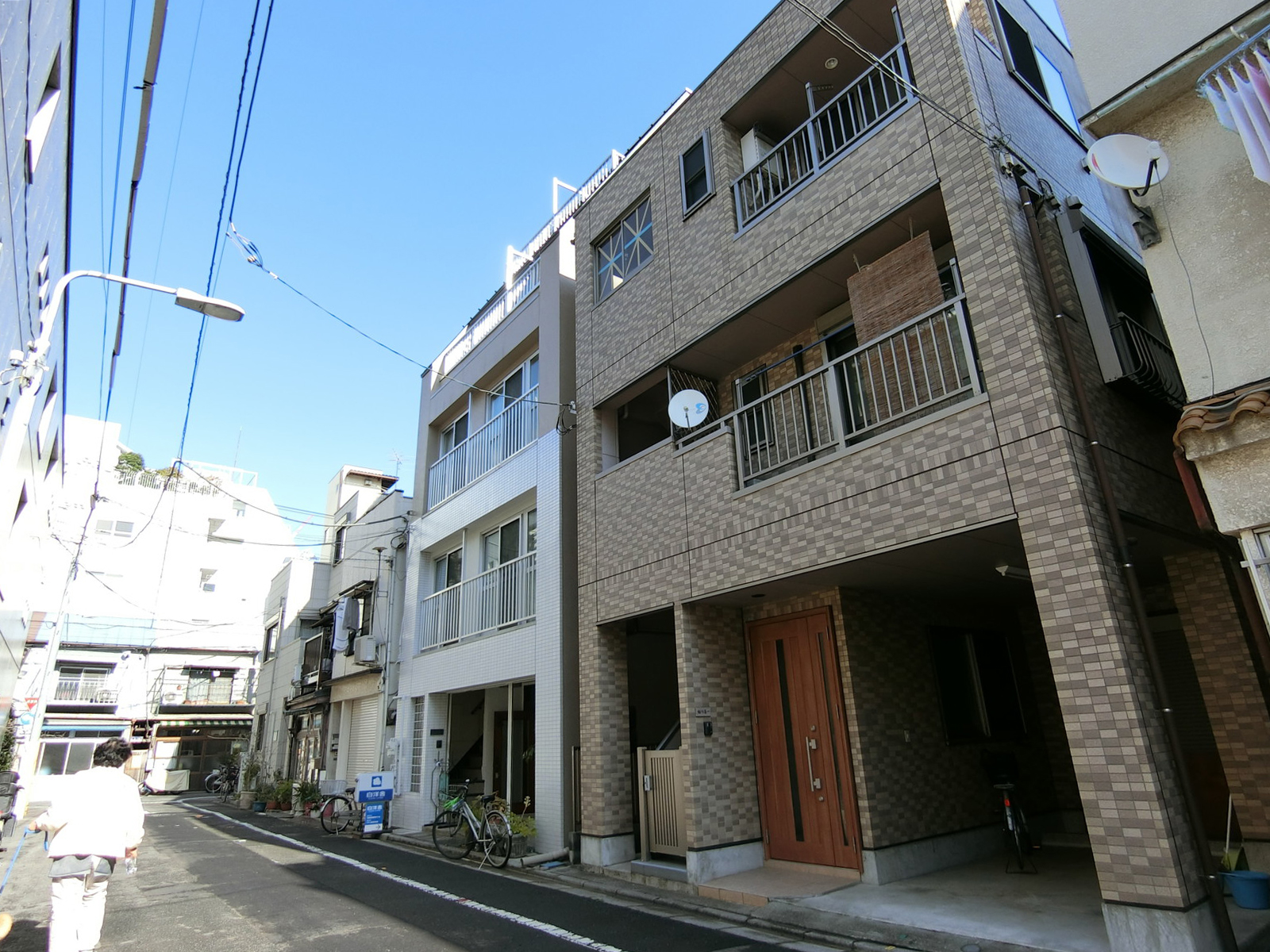 周辺は住宅街