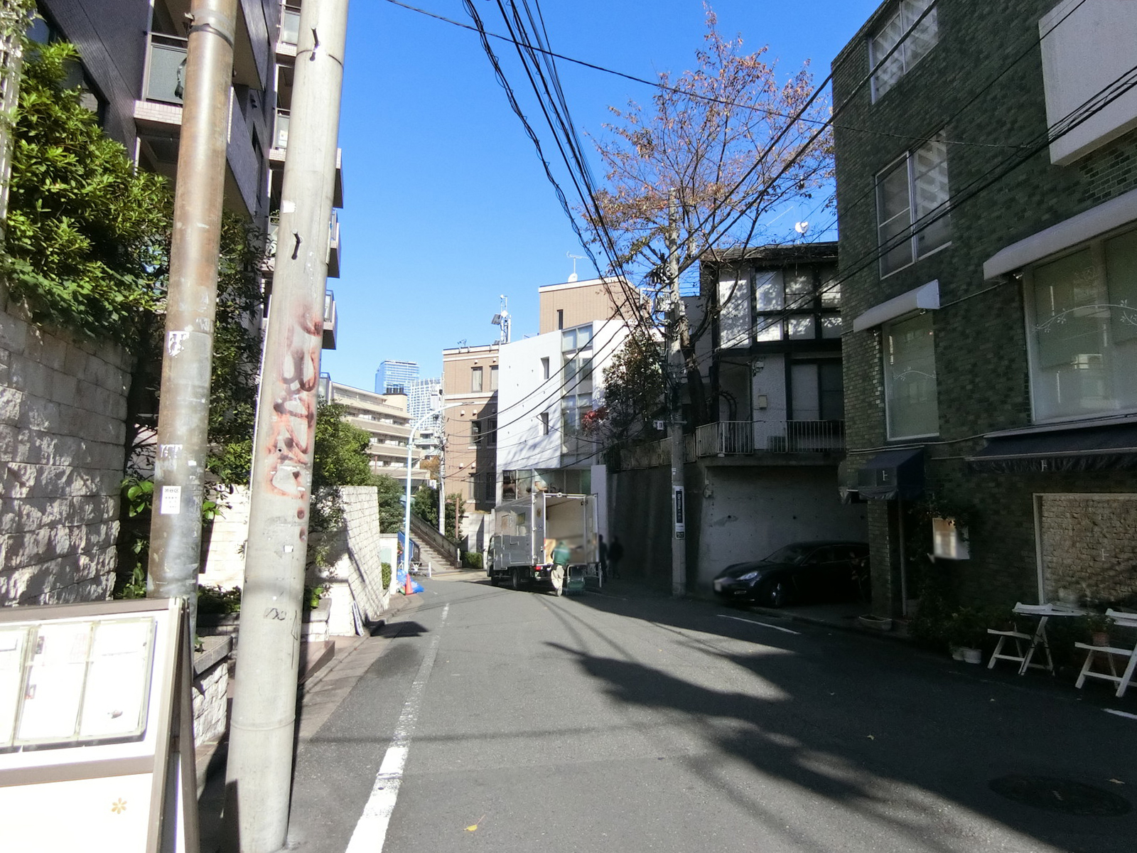 代官山パークス前面の通り