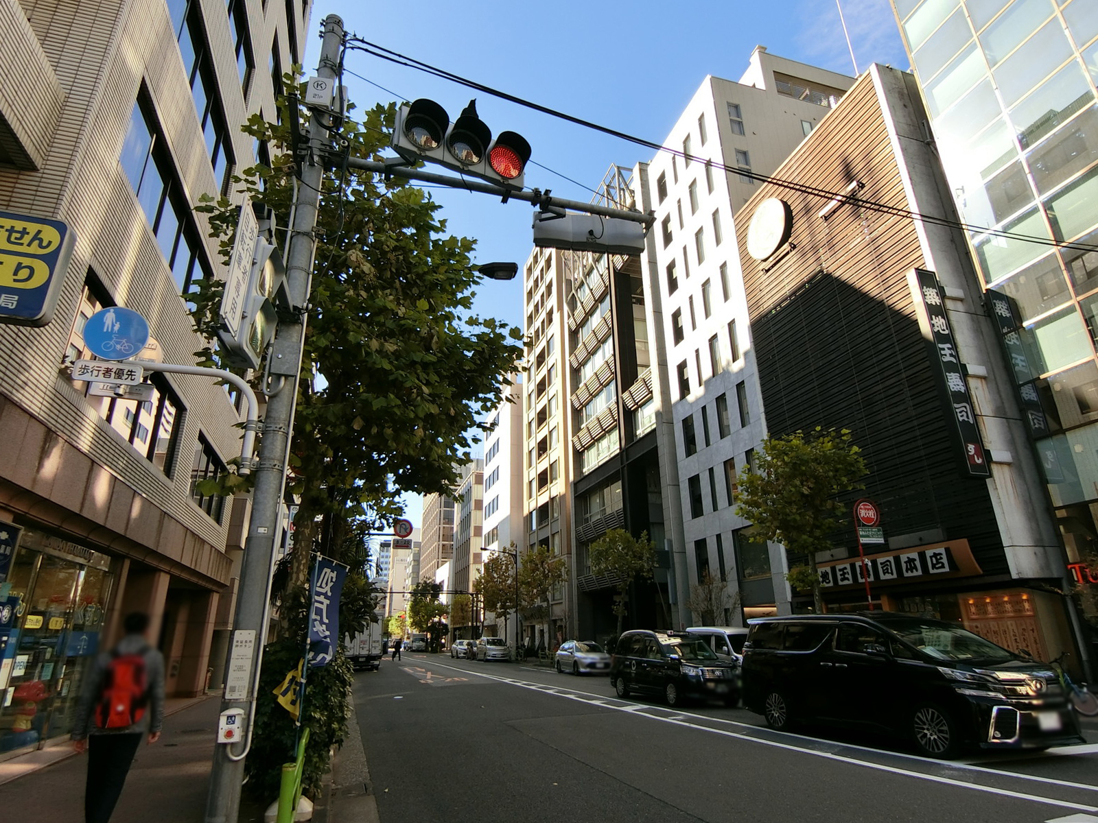 EAST GINZAビル前面の平成通り