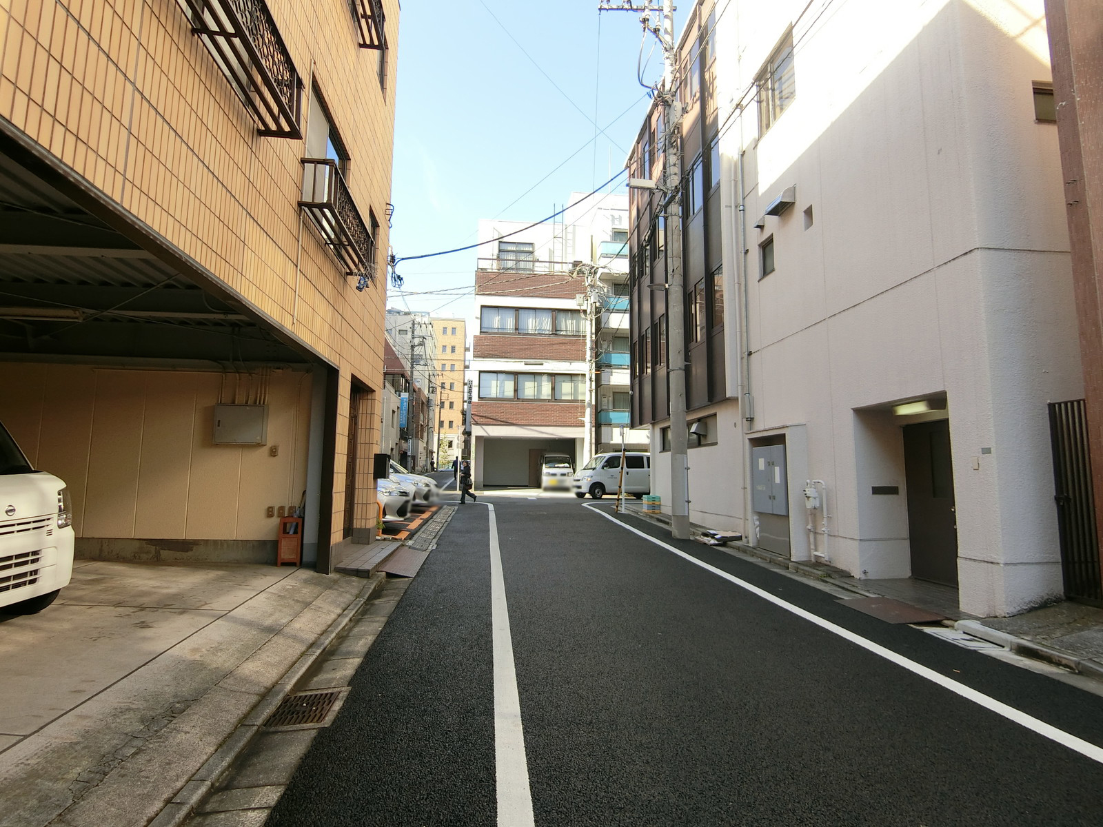 三富ビル前面の通り