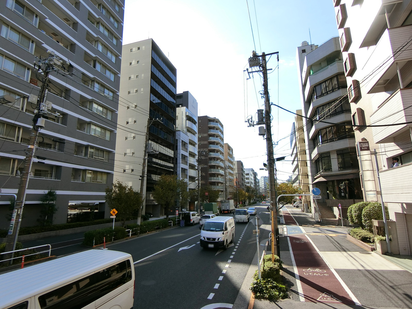 HARU-ビル前面の桜新道