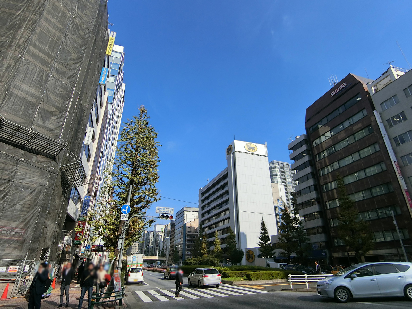 第2銀座ヤマトビル前面の昭和通り