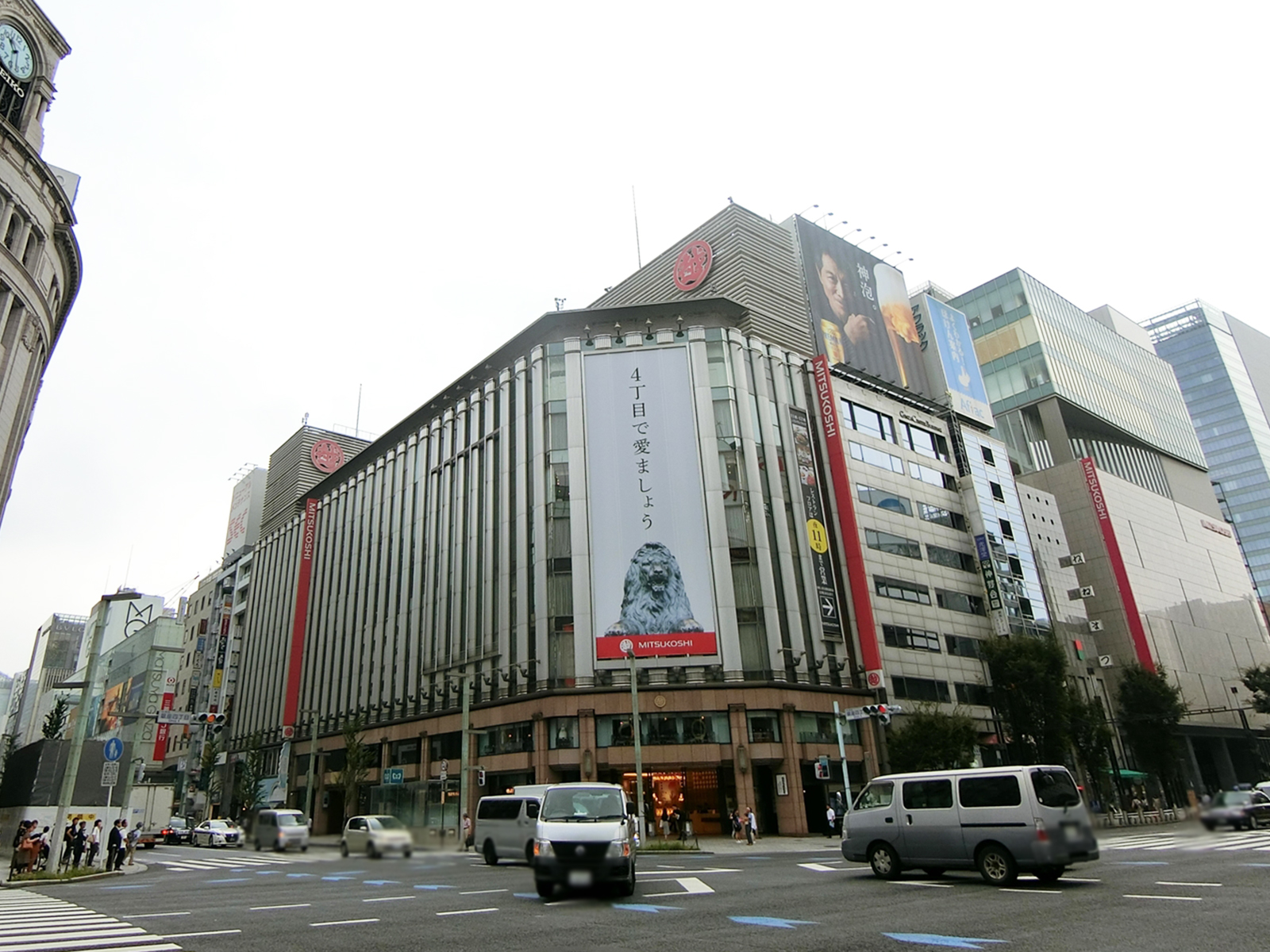 付近の銀座三越