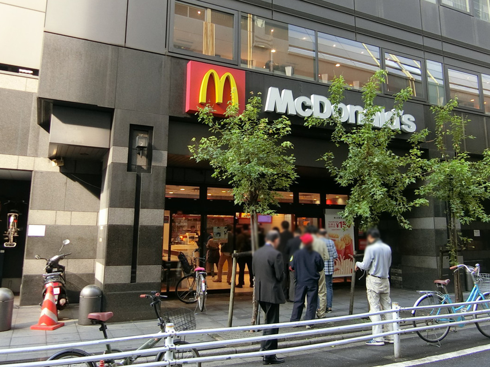 徒歩1分のマクドナルド