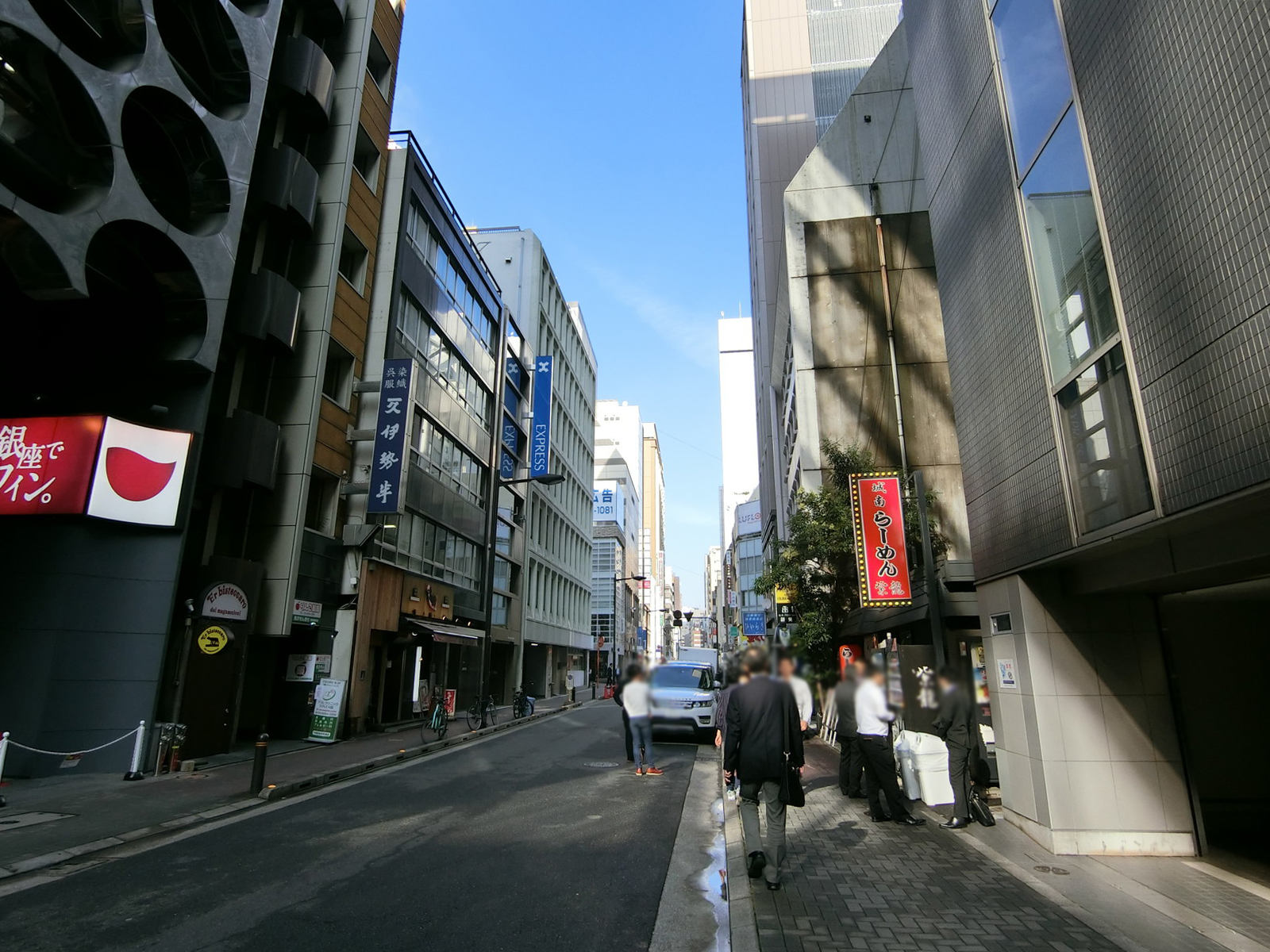 VORT銀座maxim前面の通り