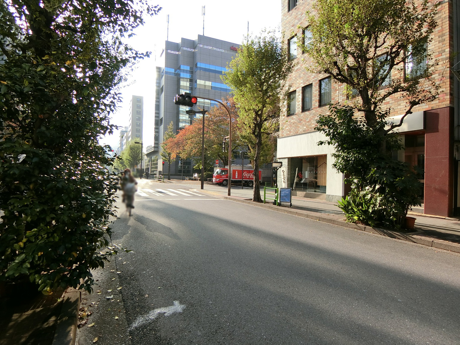 浜町藪ビル前面の通り