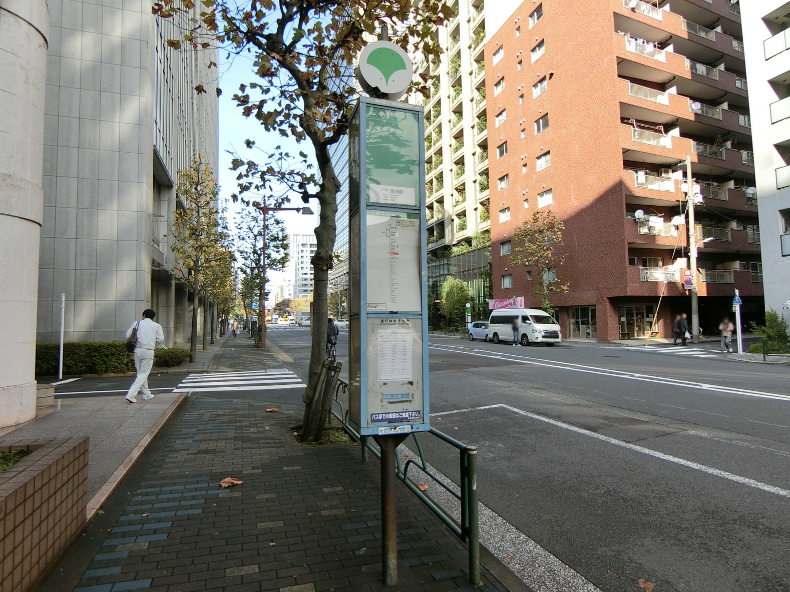 近くのバス停「清洲橋」