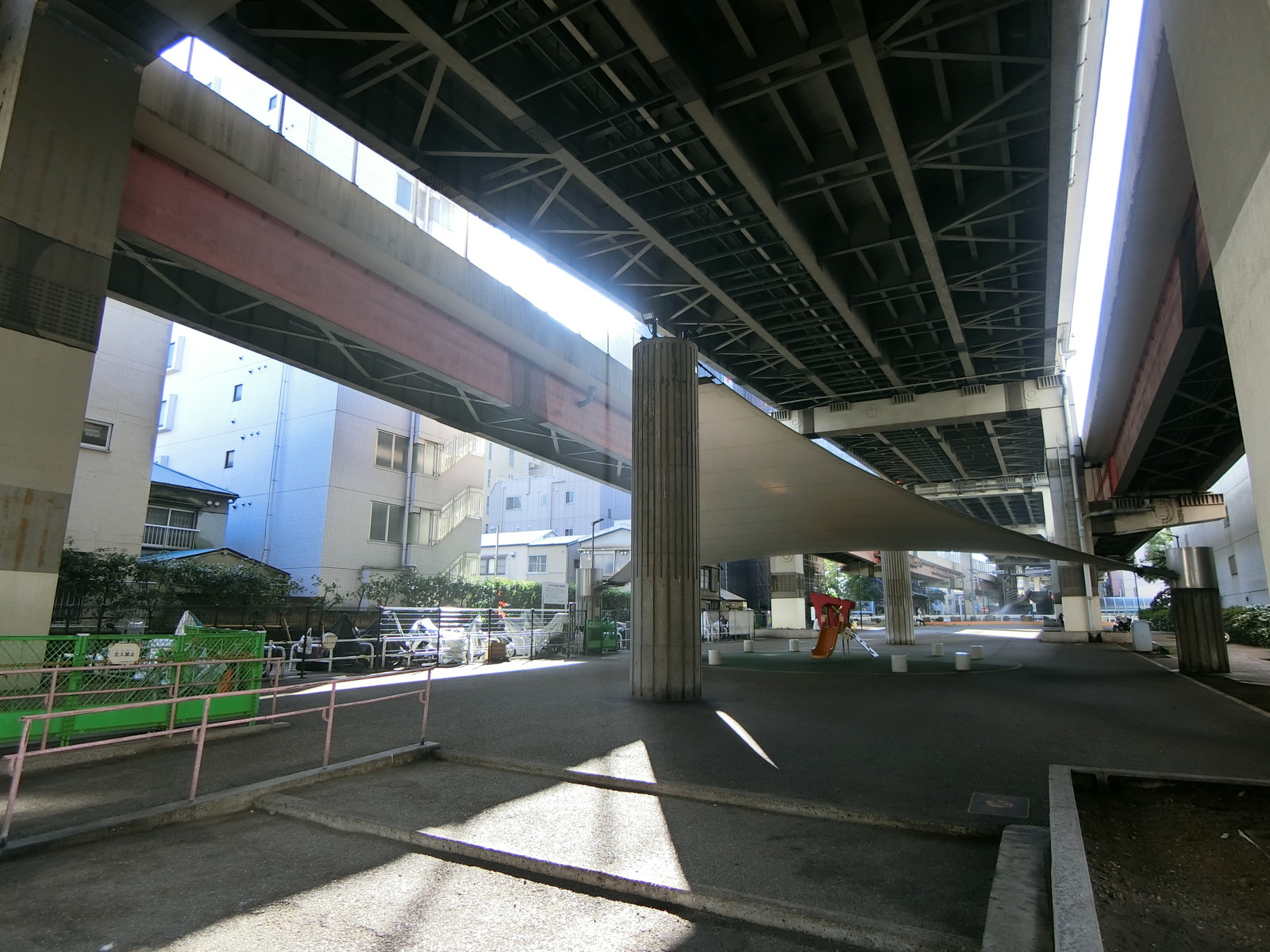 徒歩2分のあやめ第二公園