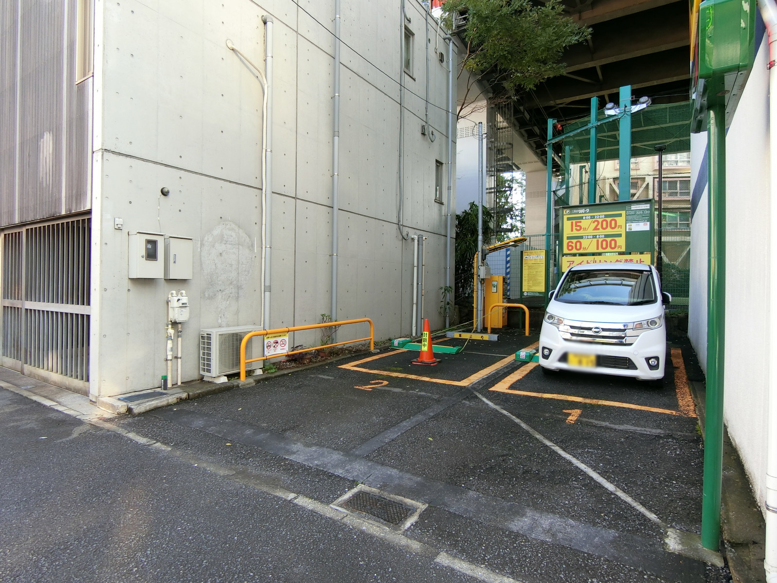 隣のコインパーキング