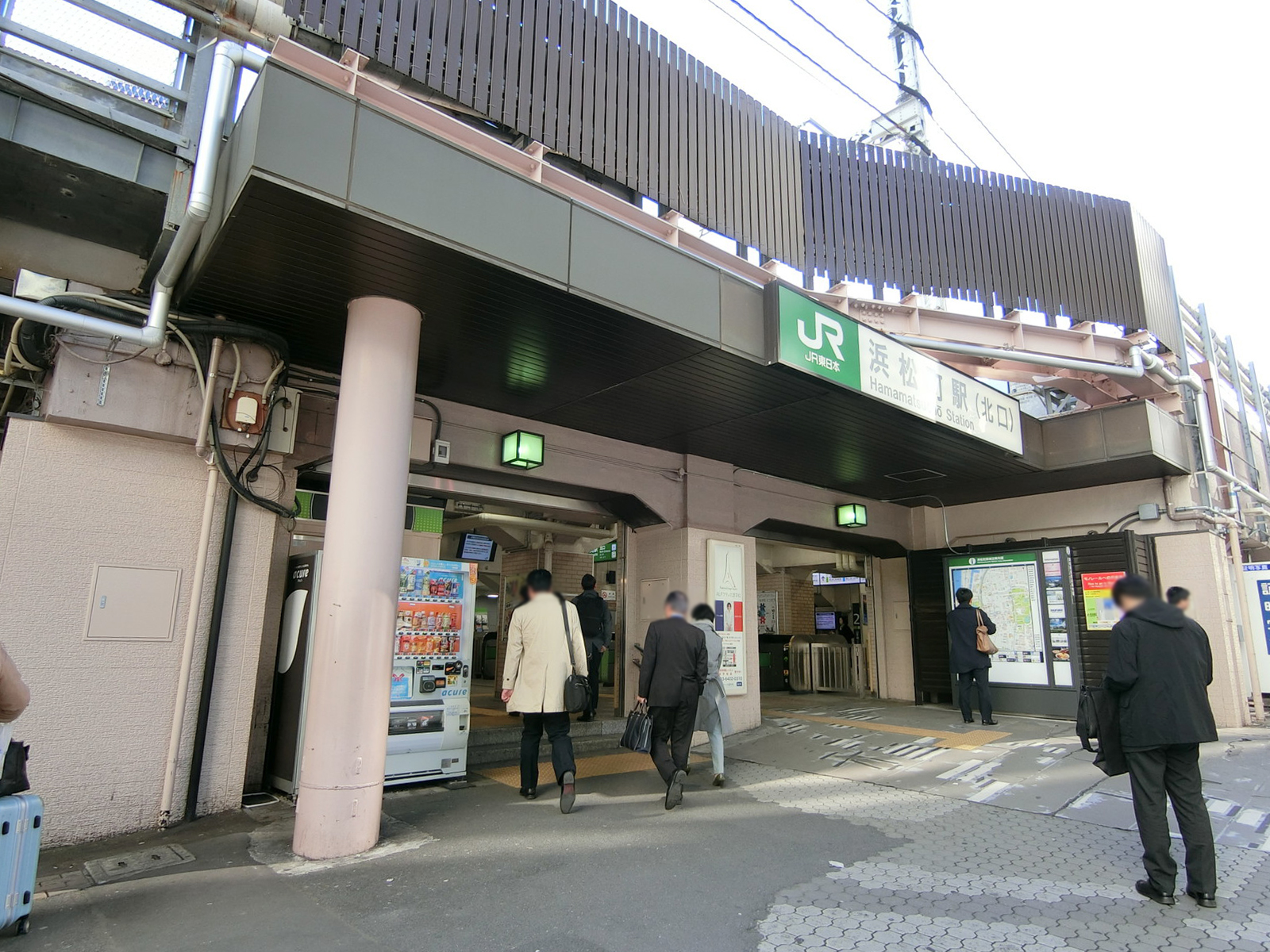 徒歩2分の「浜松町駅」