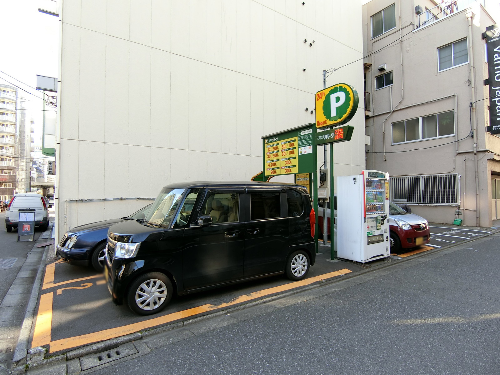 向かいのコインパーキング