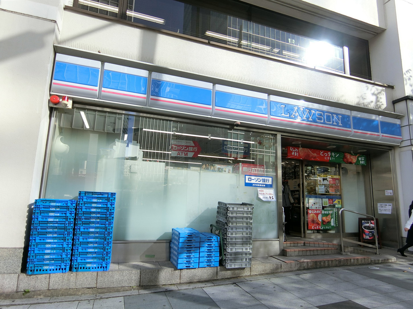 徒歩1分のローソン