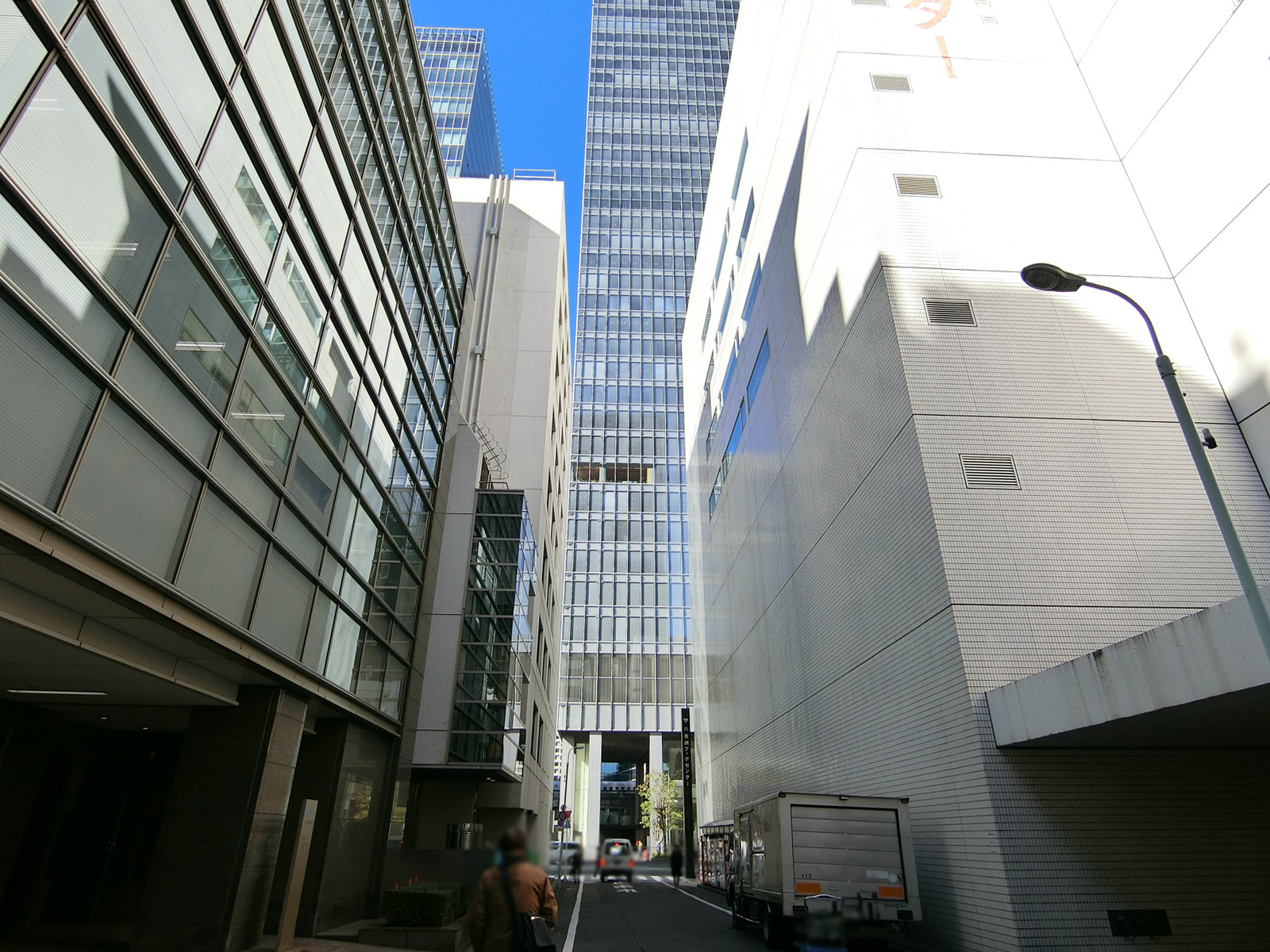 ヒューリック八重洲第三ビル前面の通り