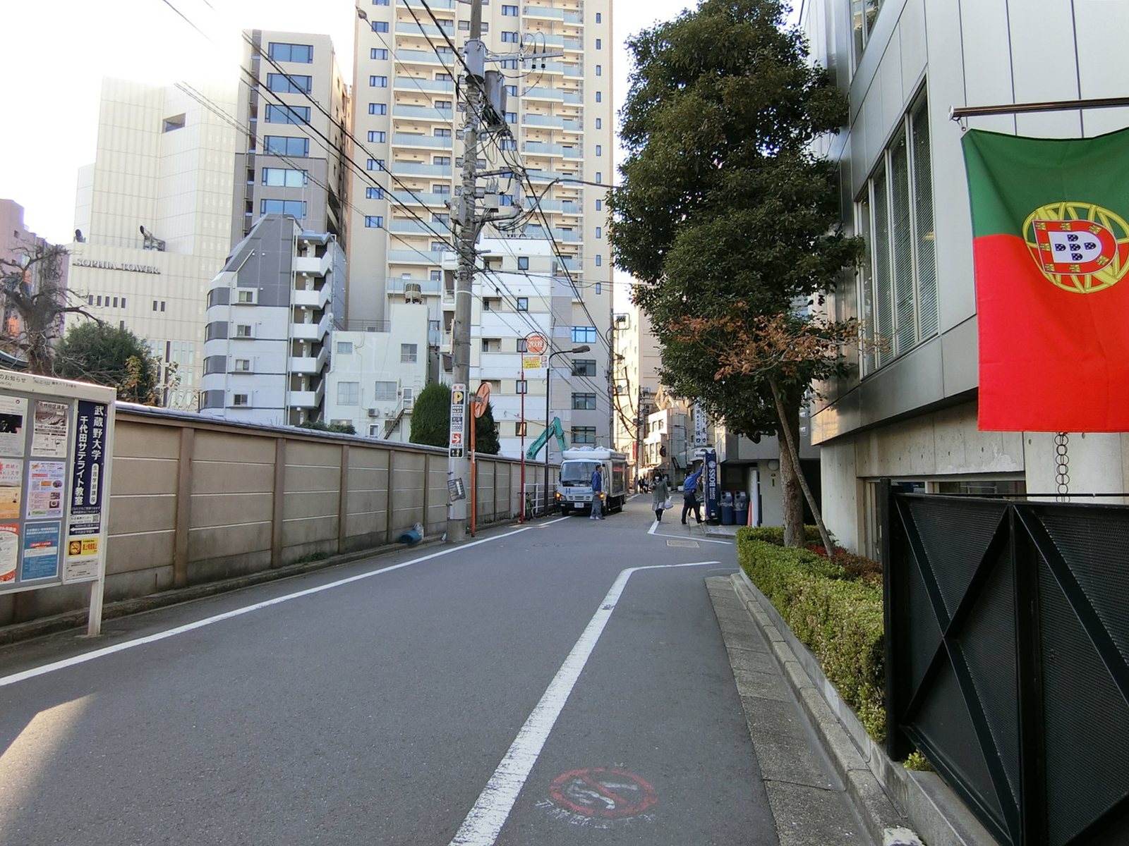 アークスアトリウム前面の通り