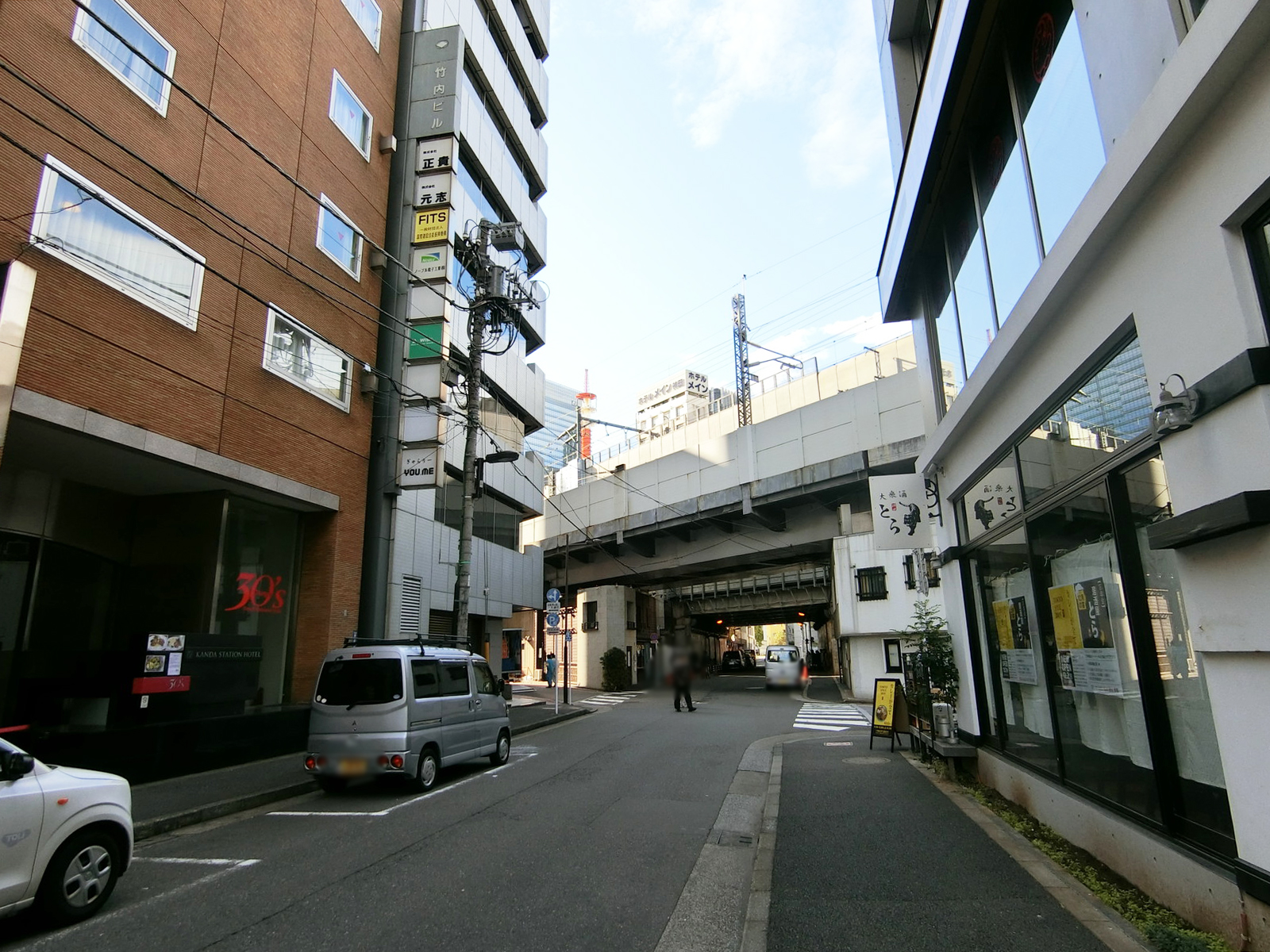 MJ神田ビル前面の通り