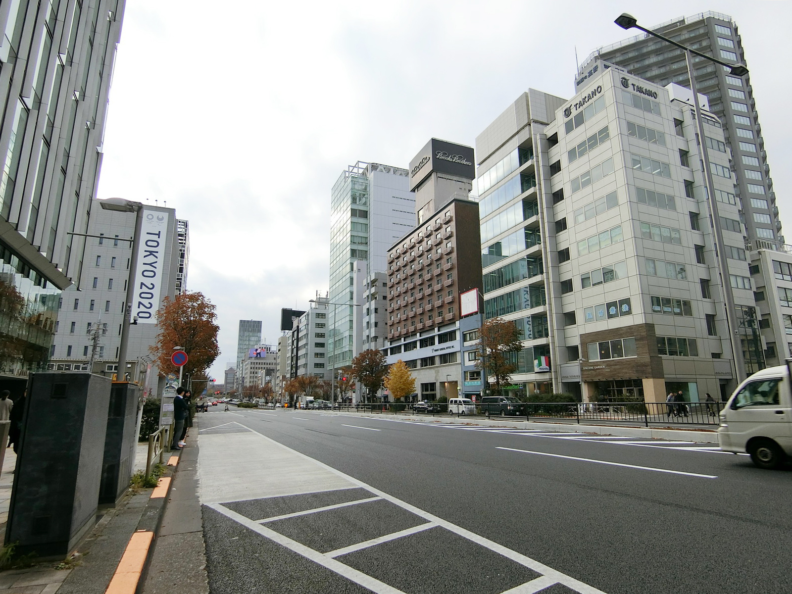 近くの青山通り