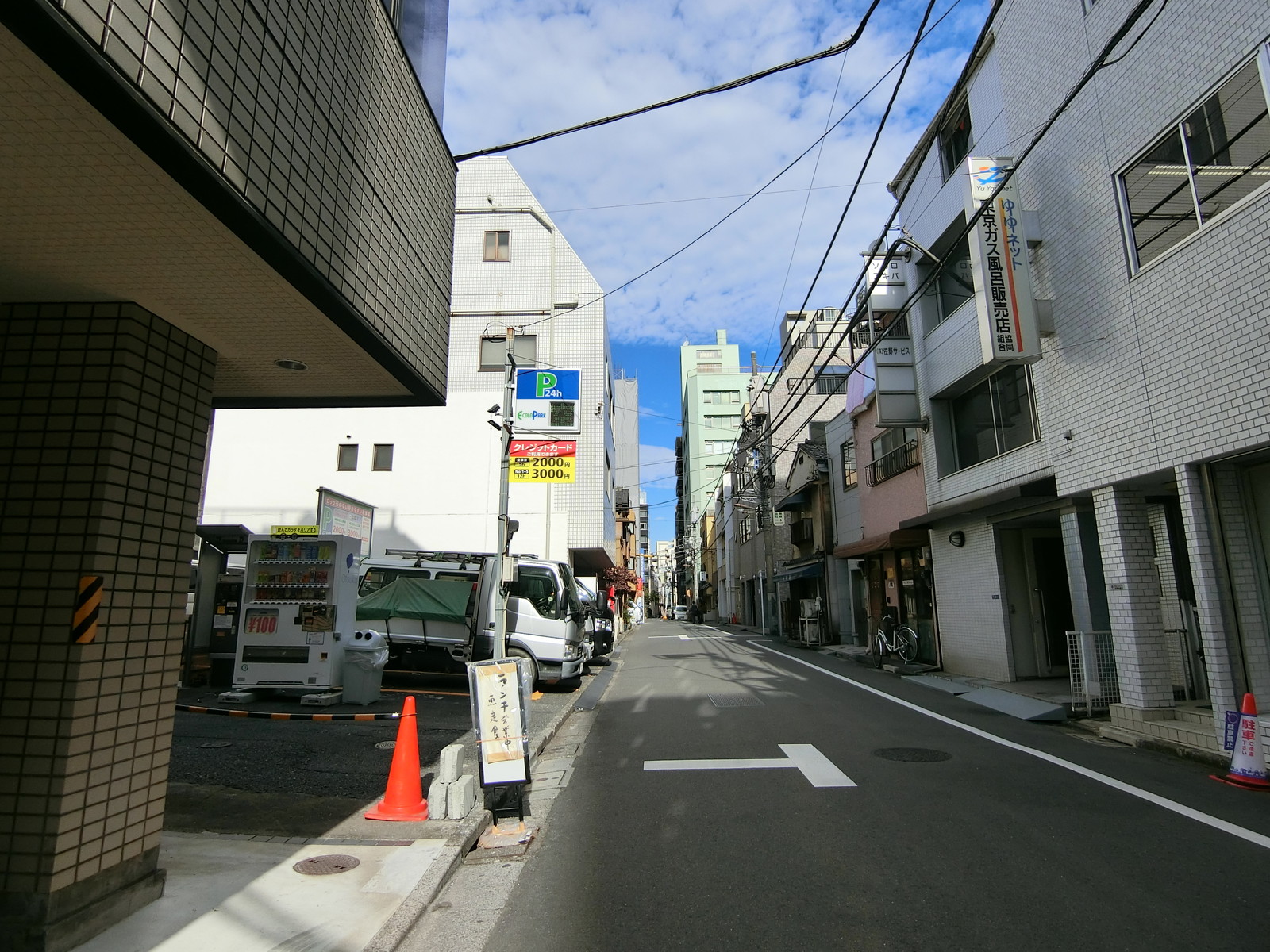 ソカロアキバ前面の通り
