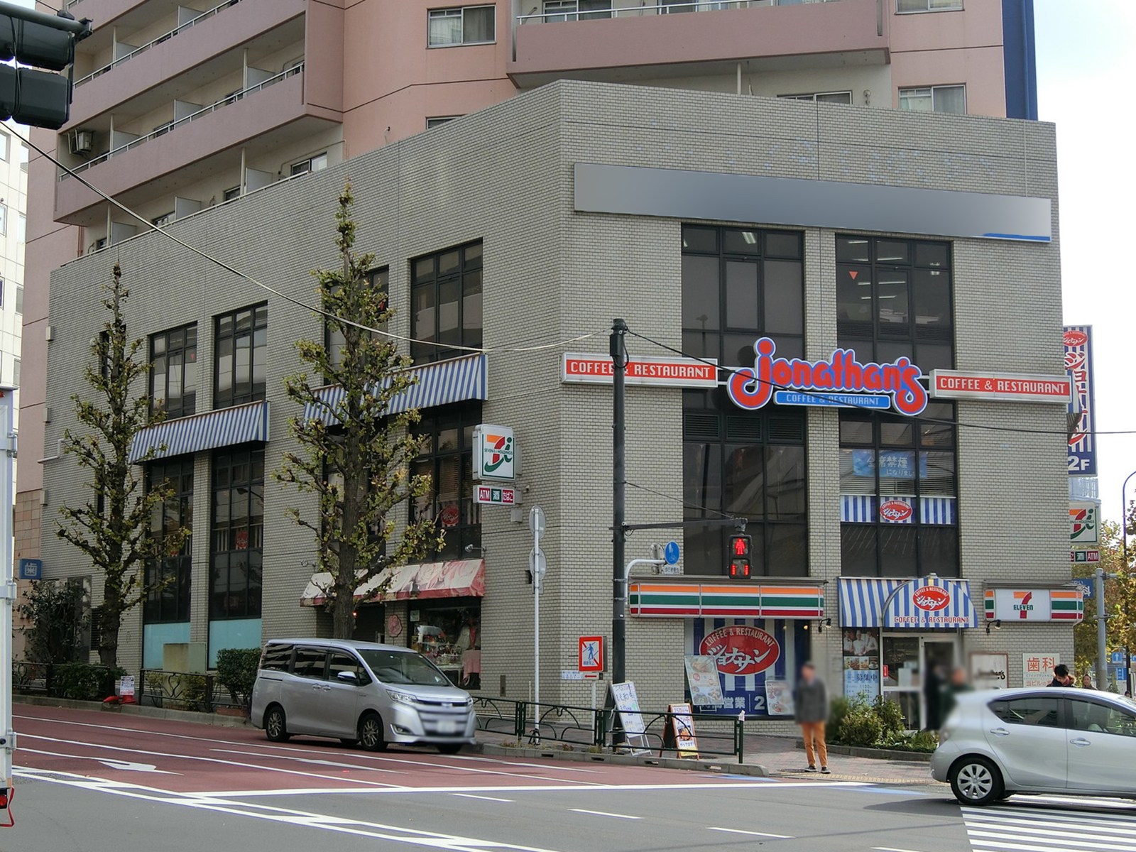 徒歩1分のジョナサン 水道橋店