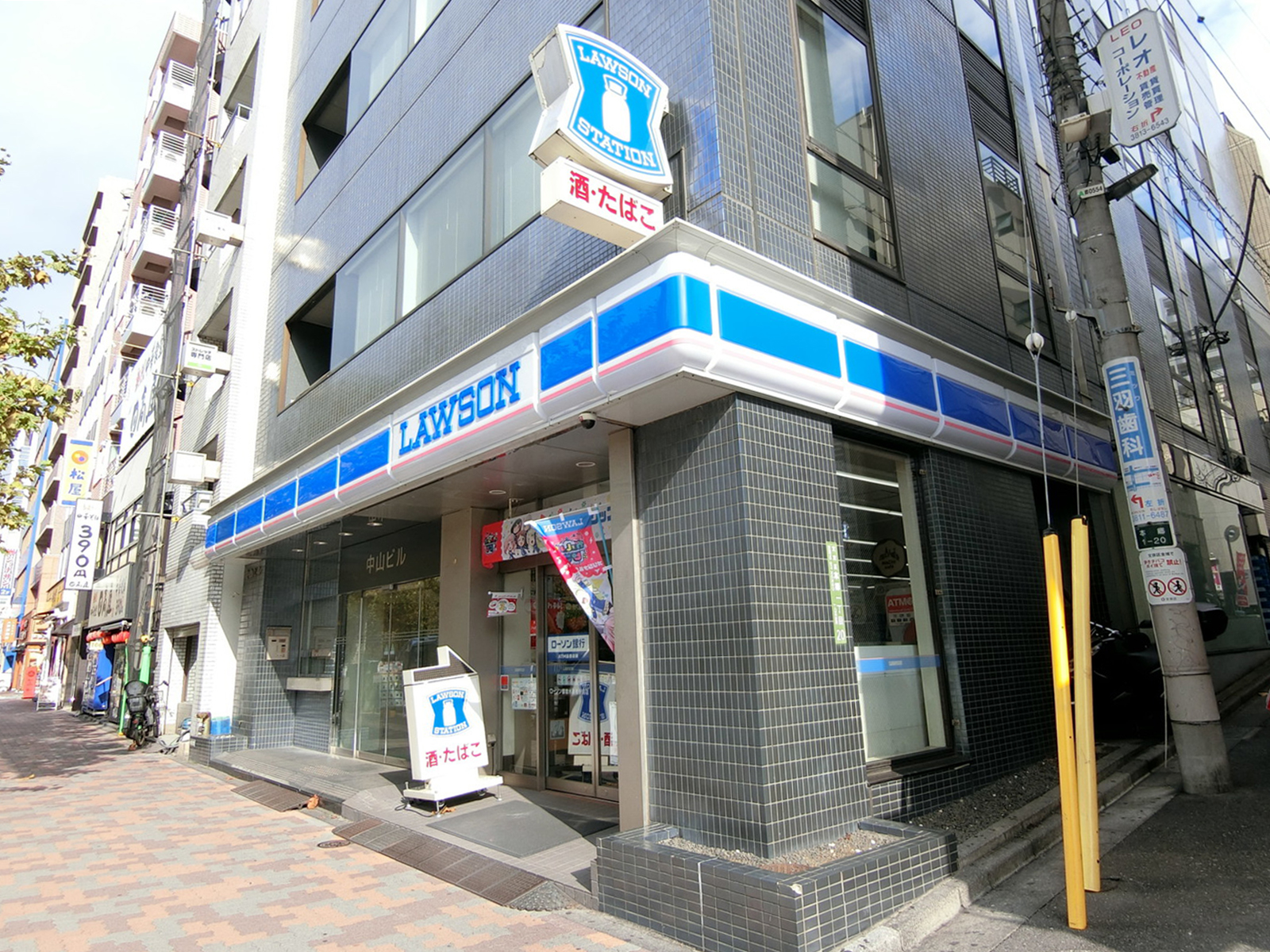 徒歩2分のローソン