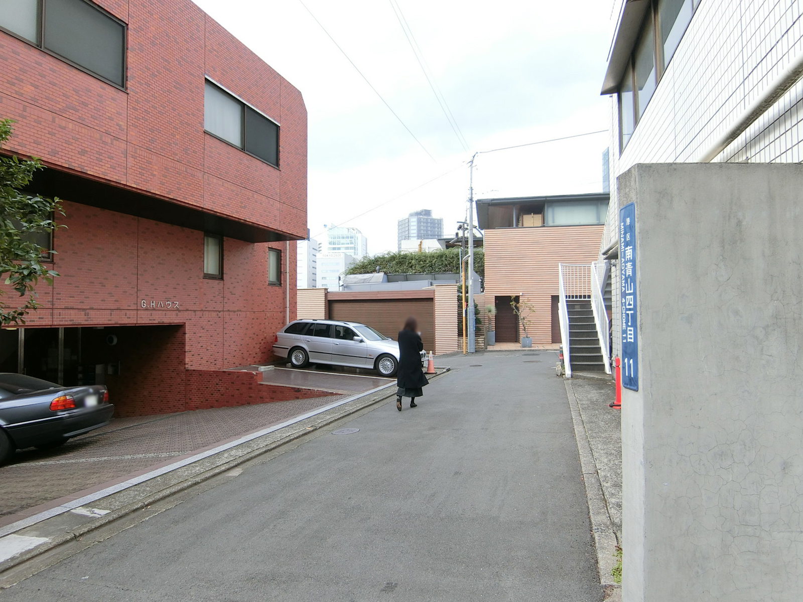 コートu前面の通り