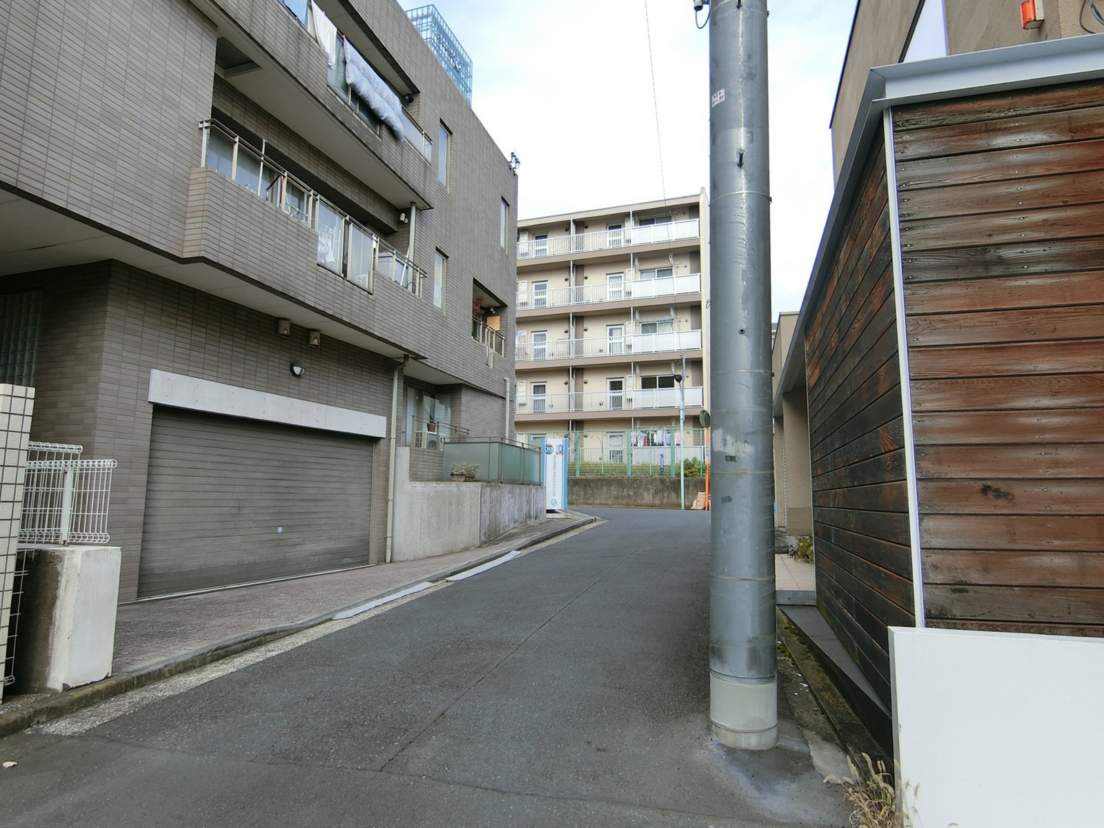 南青山3721ビル前面の通り